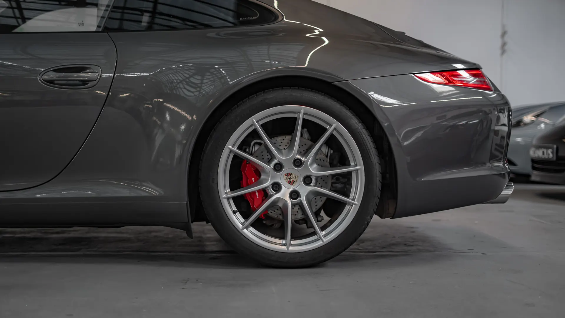 Porsche 911 — photo 7