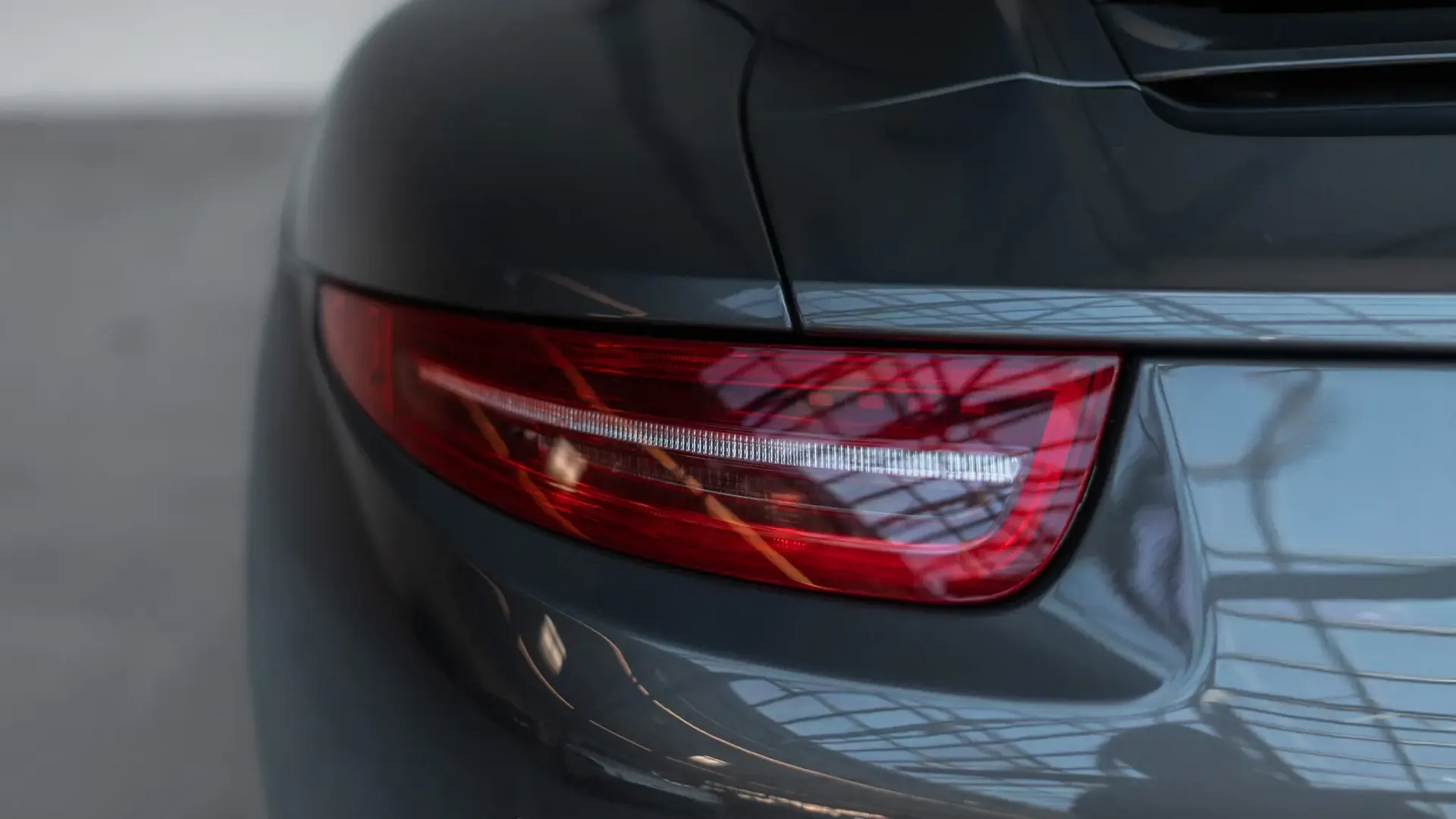 Porsche 911 — photo 37