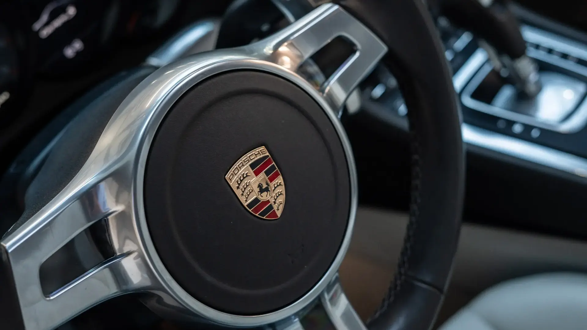 Porsche 911 — photo 17