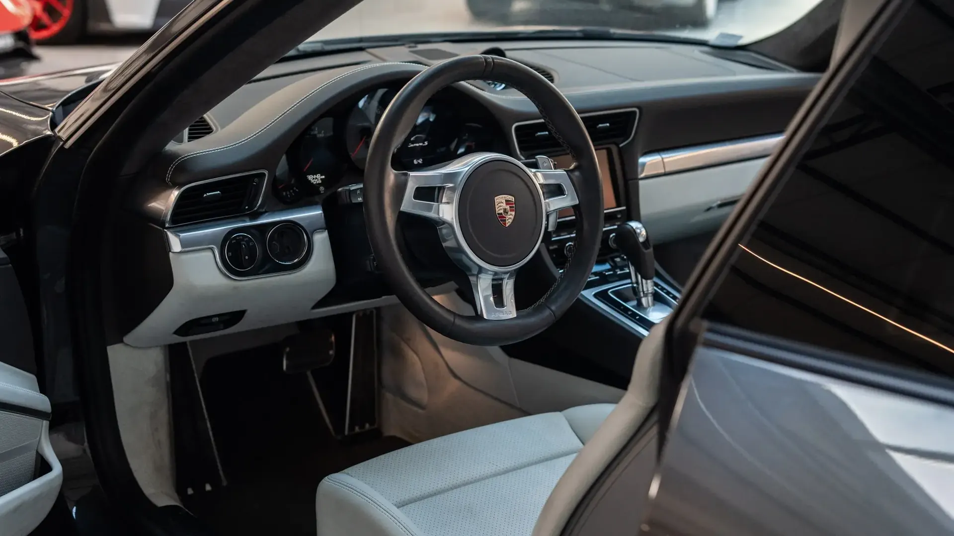 Porsche 911 — photo 10