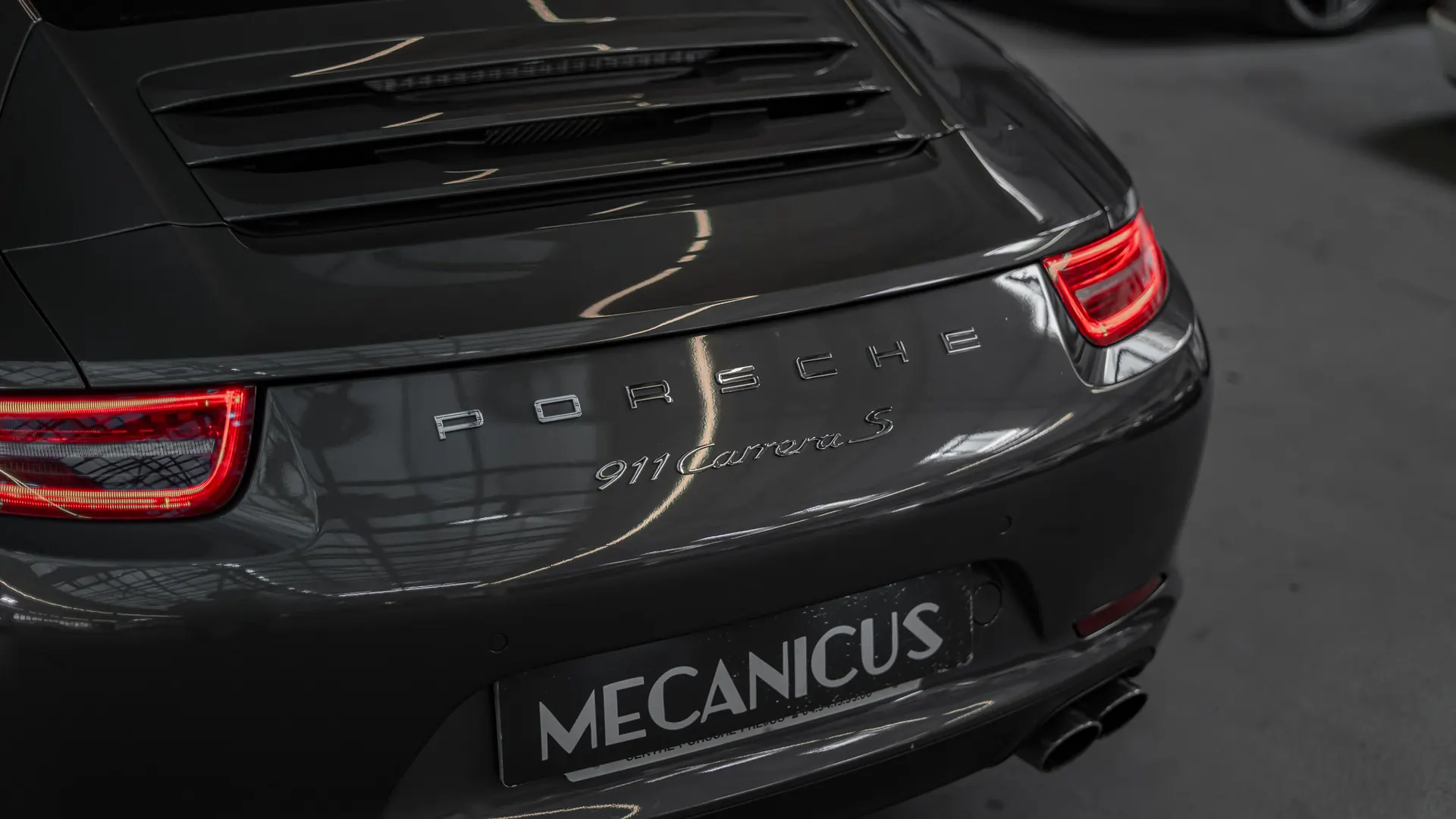 Porsche 911 — photo 33