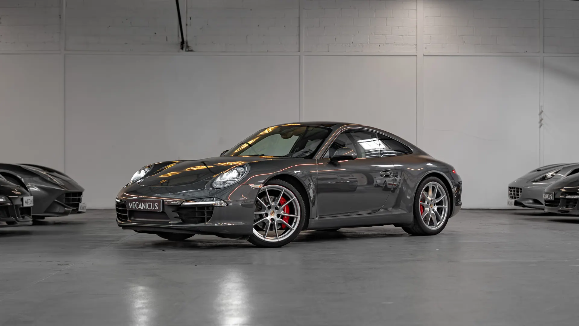 Porsche 911 — photo 27