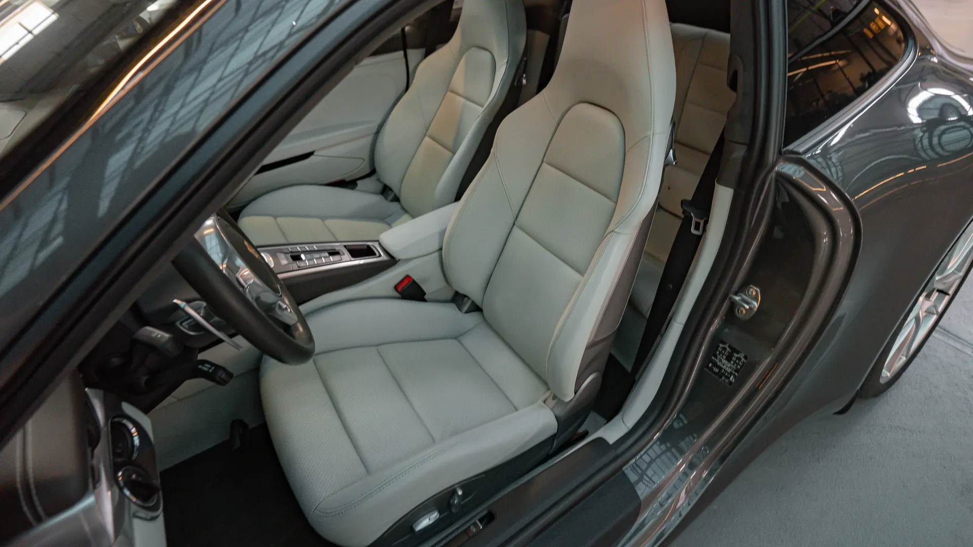 Porsche 911 — photo 9