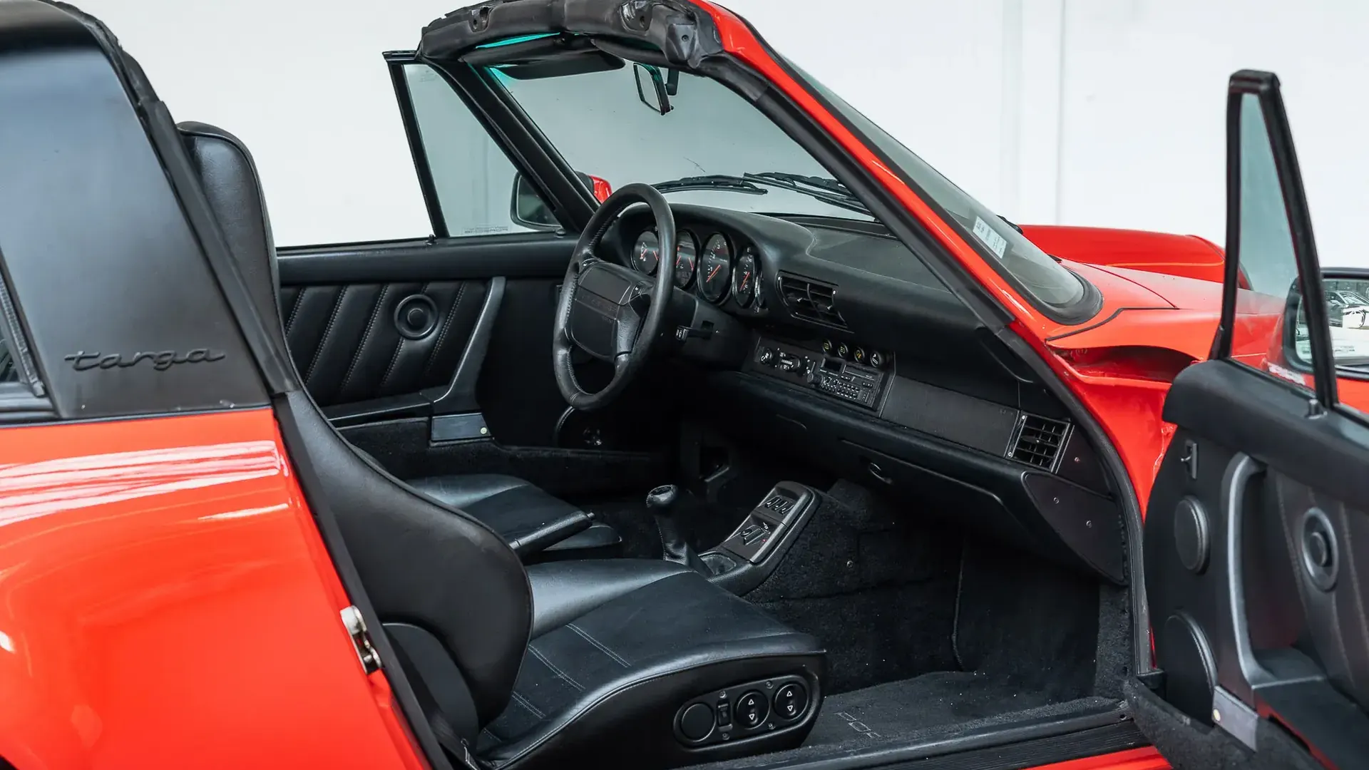 Porsche 911 — photo 23