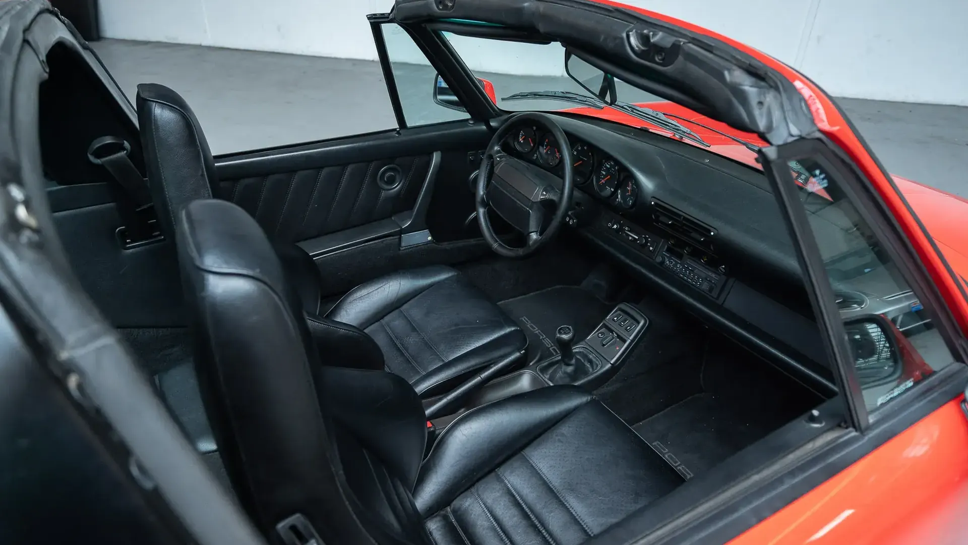 Porsche 911 — photo 29