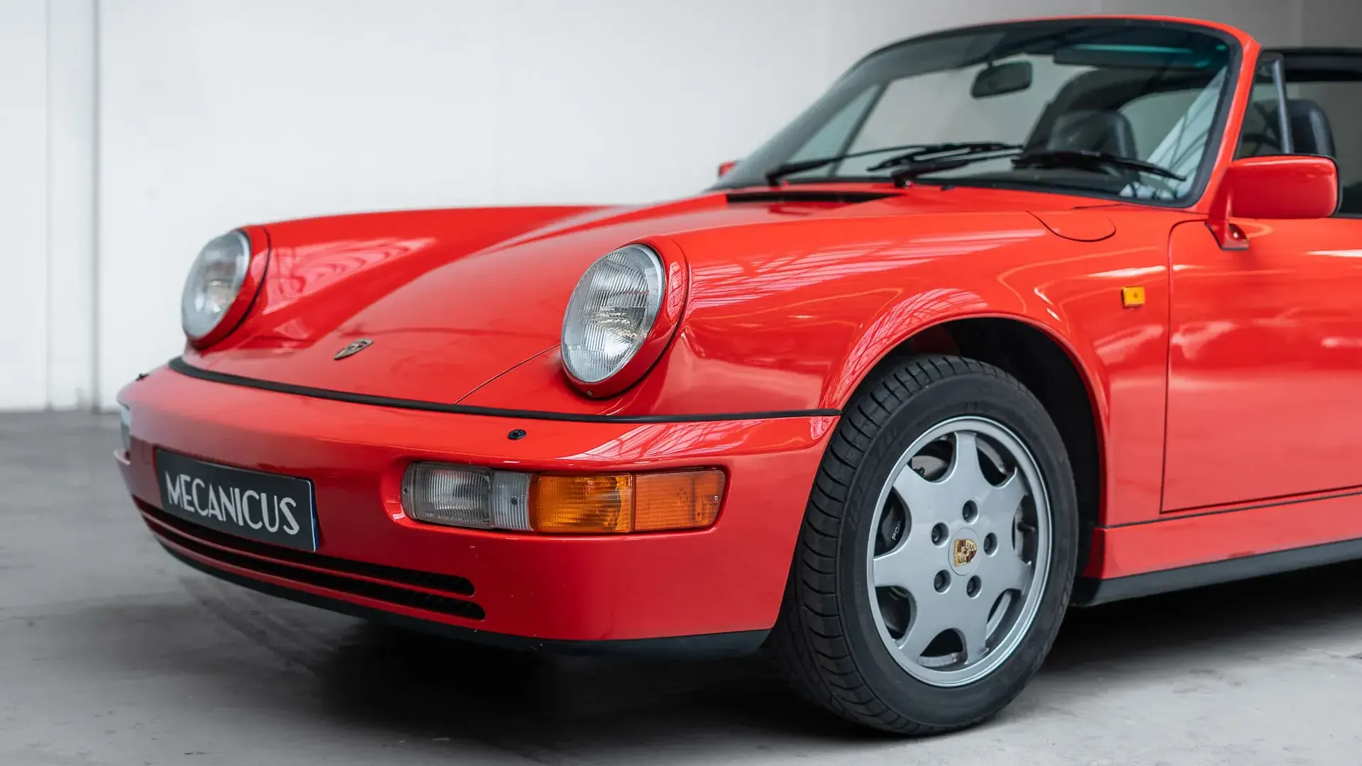 Porsche 911 — photo 36