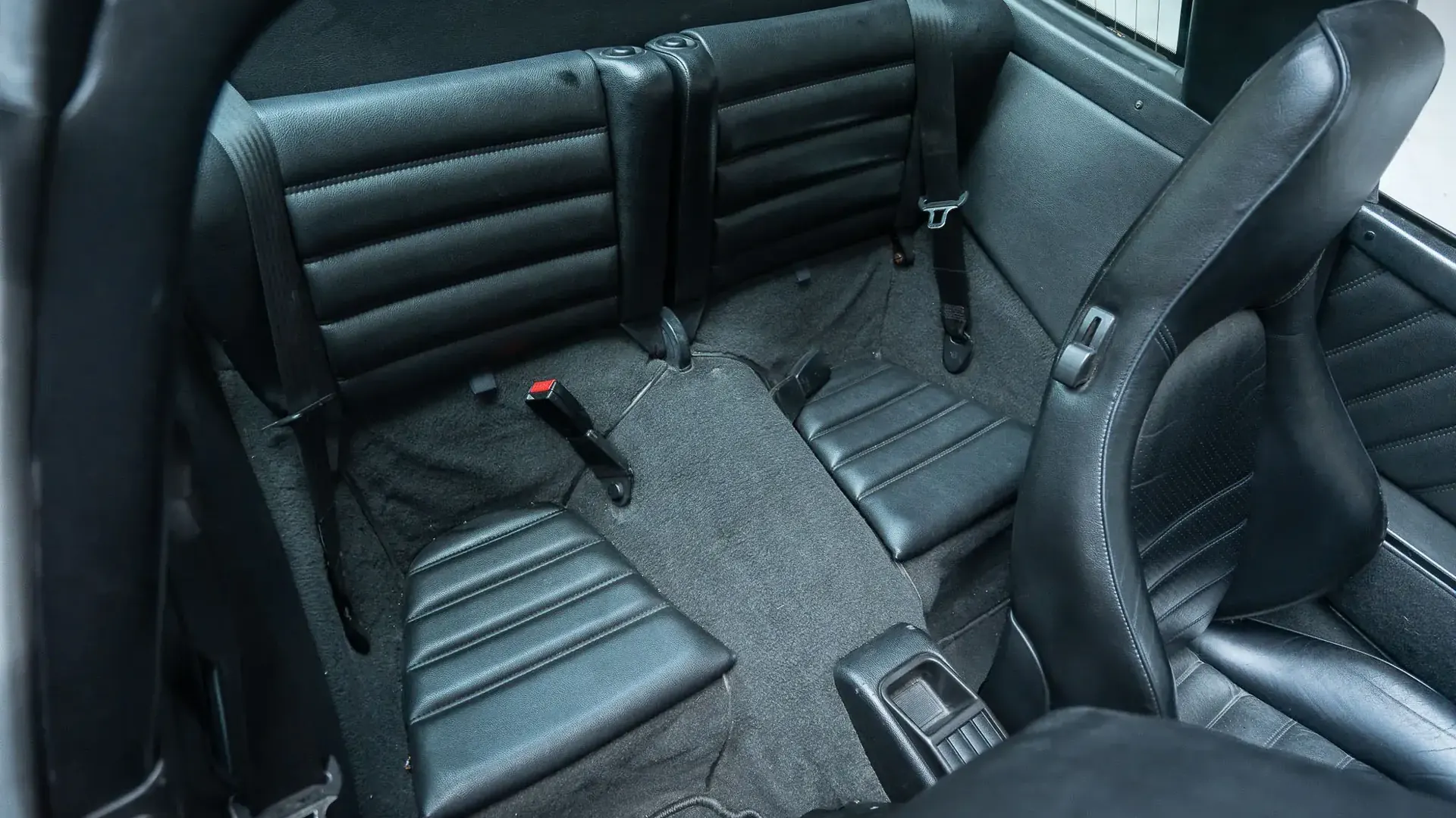 Porsche 911 — photo 32