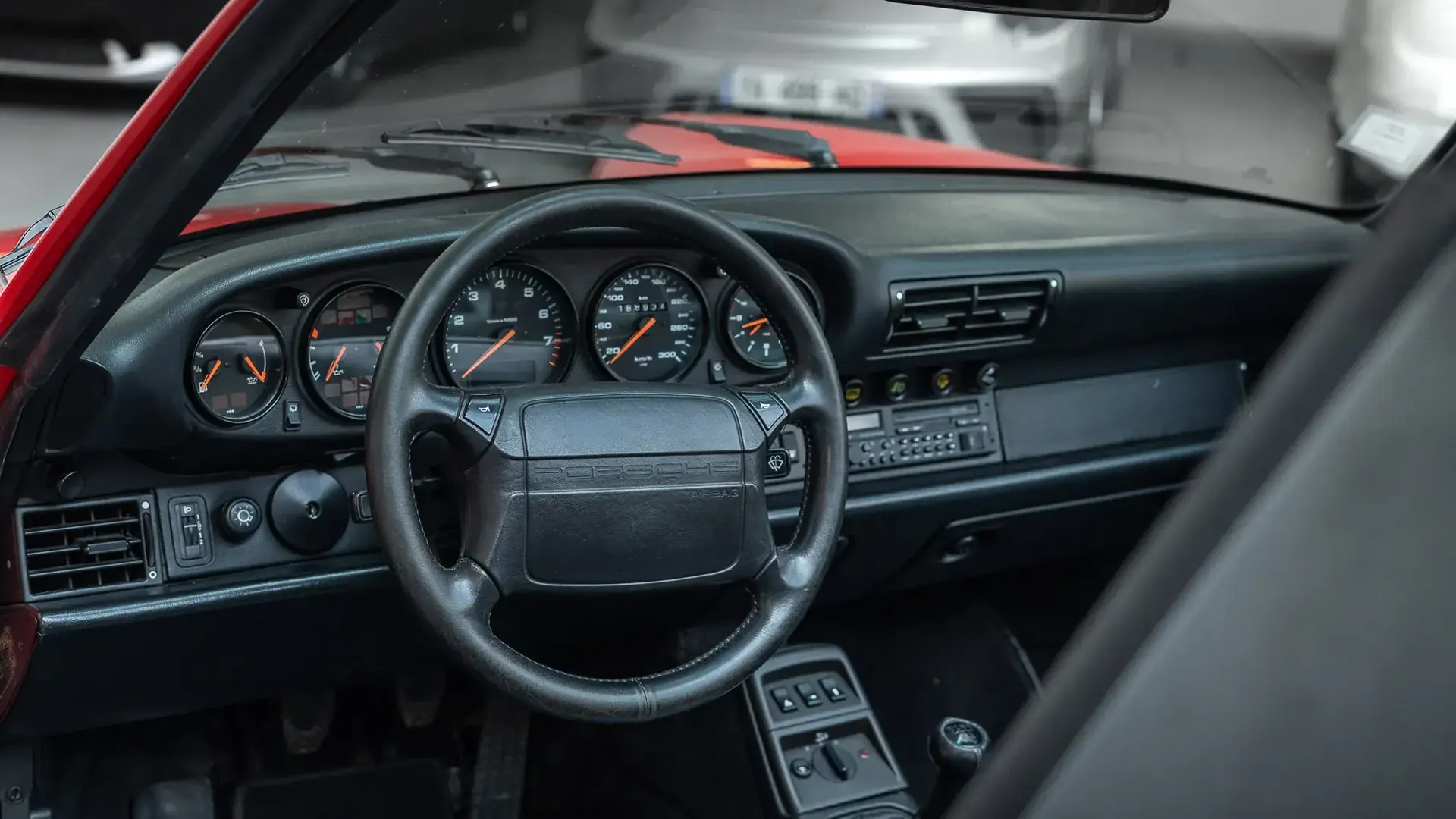 Porsche 911 — photo 13