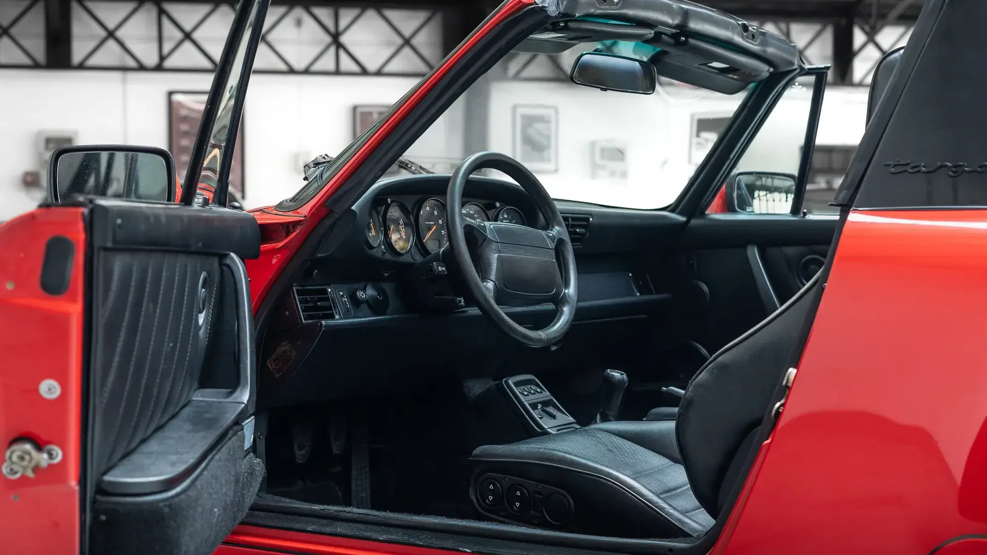 Porsche 911 — photo 33