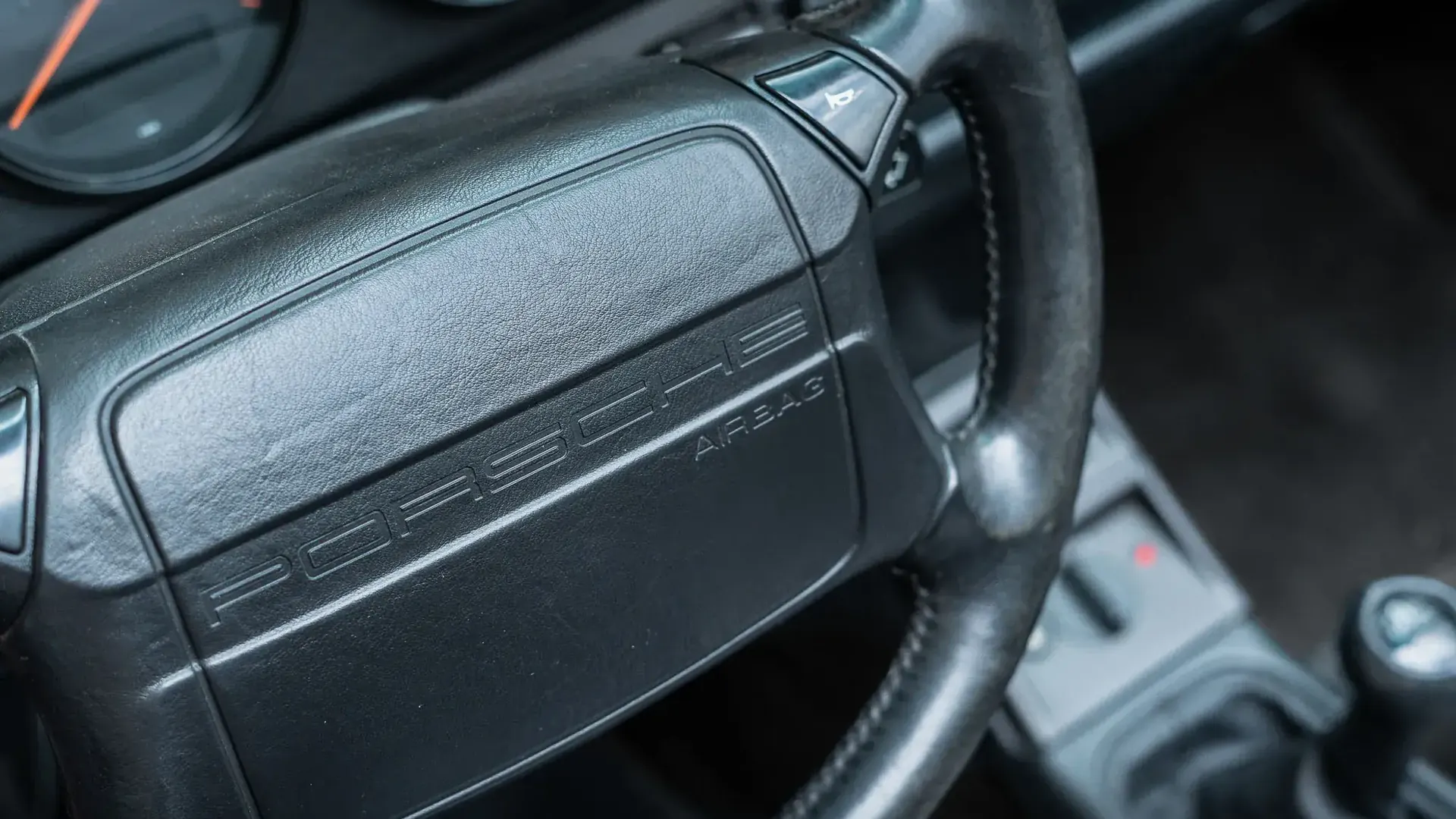 Porsche 911 — photo 17