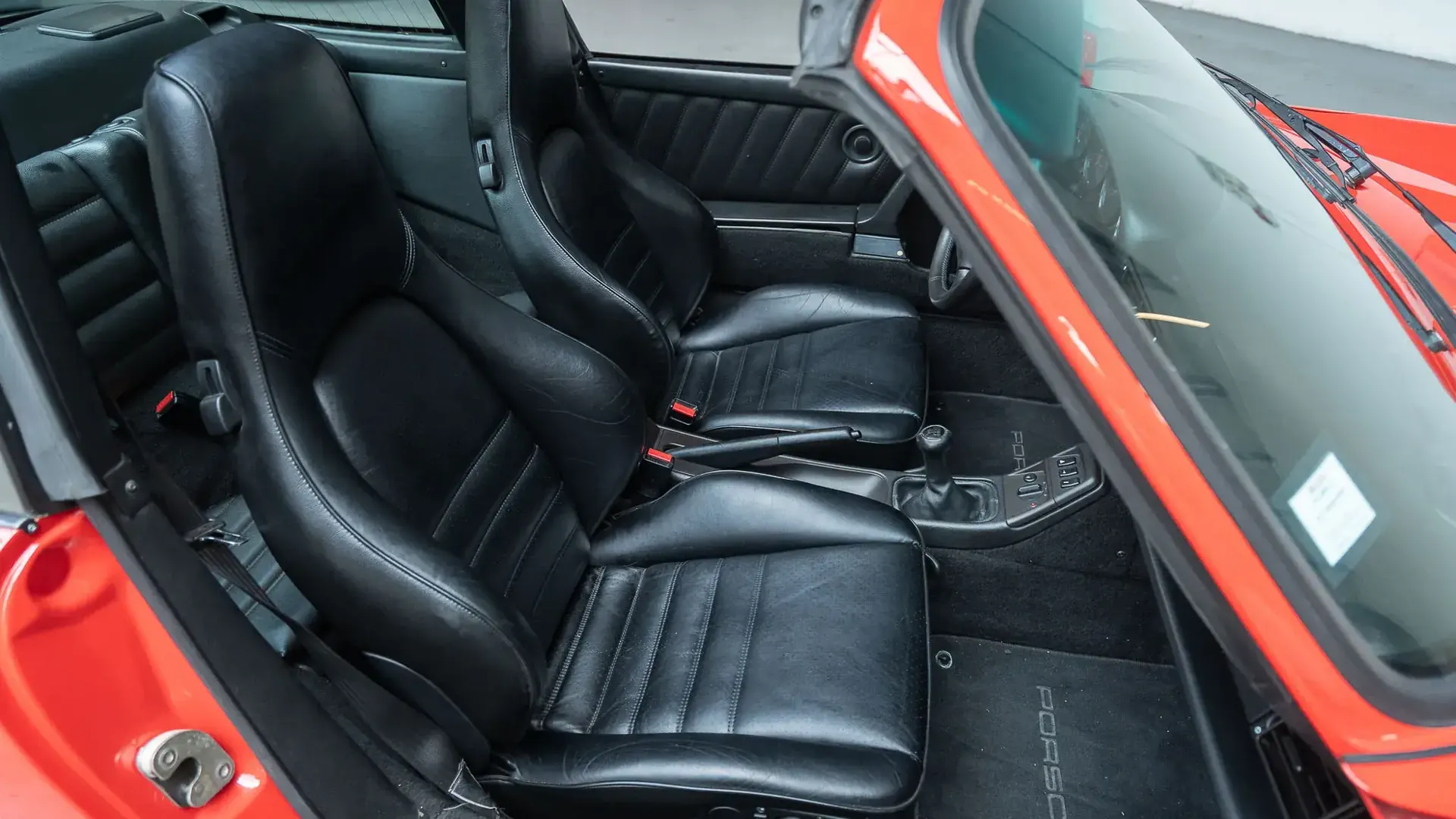 Porsche 911 — photo 31