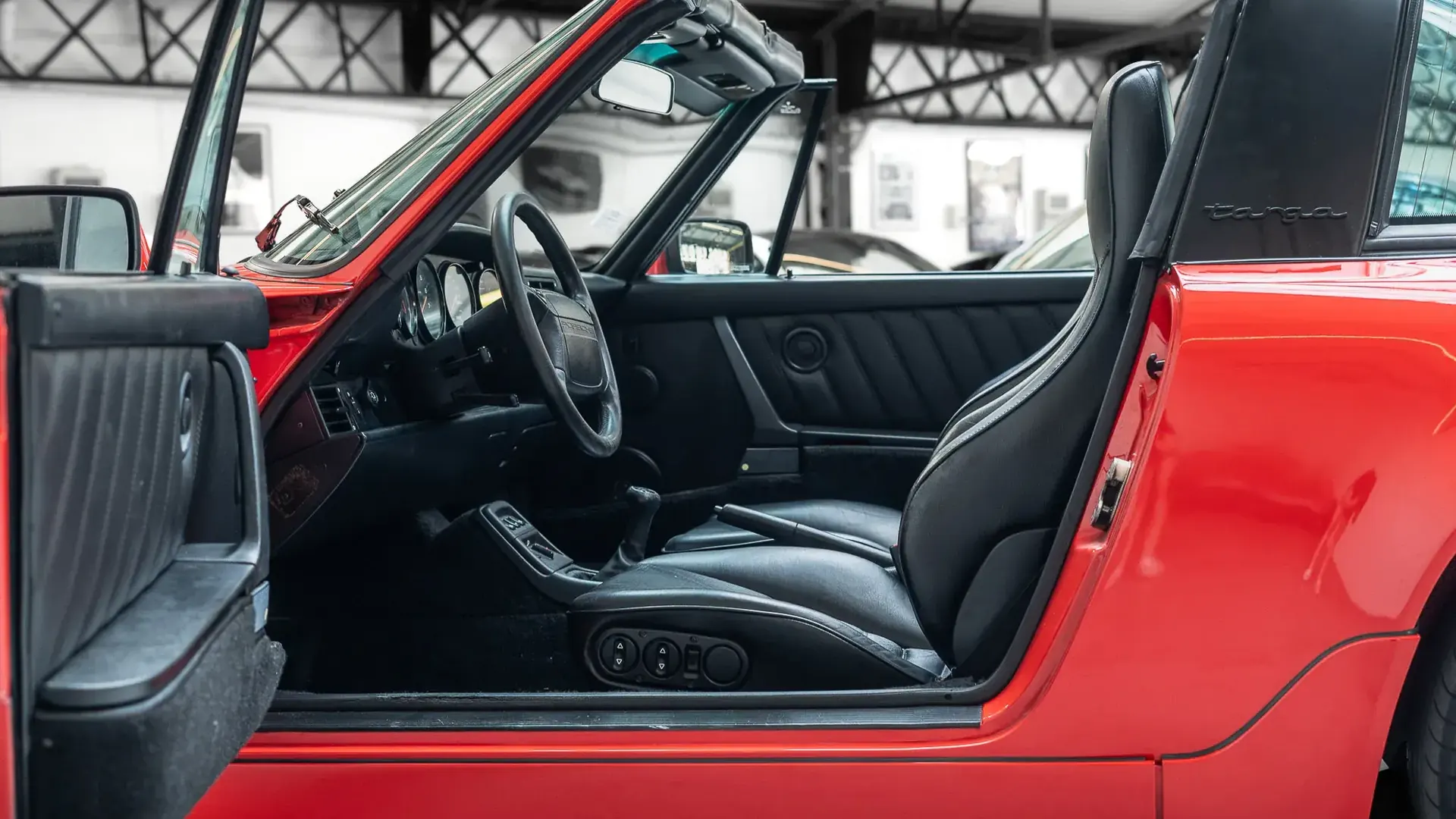 Porsche 911 — photo 11