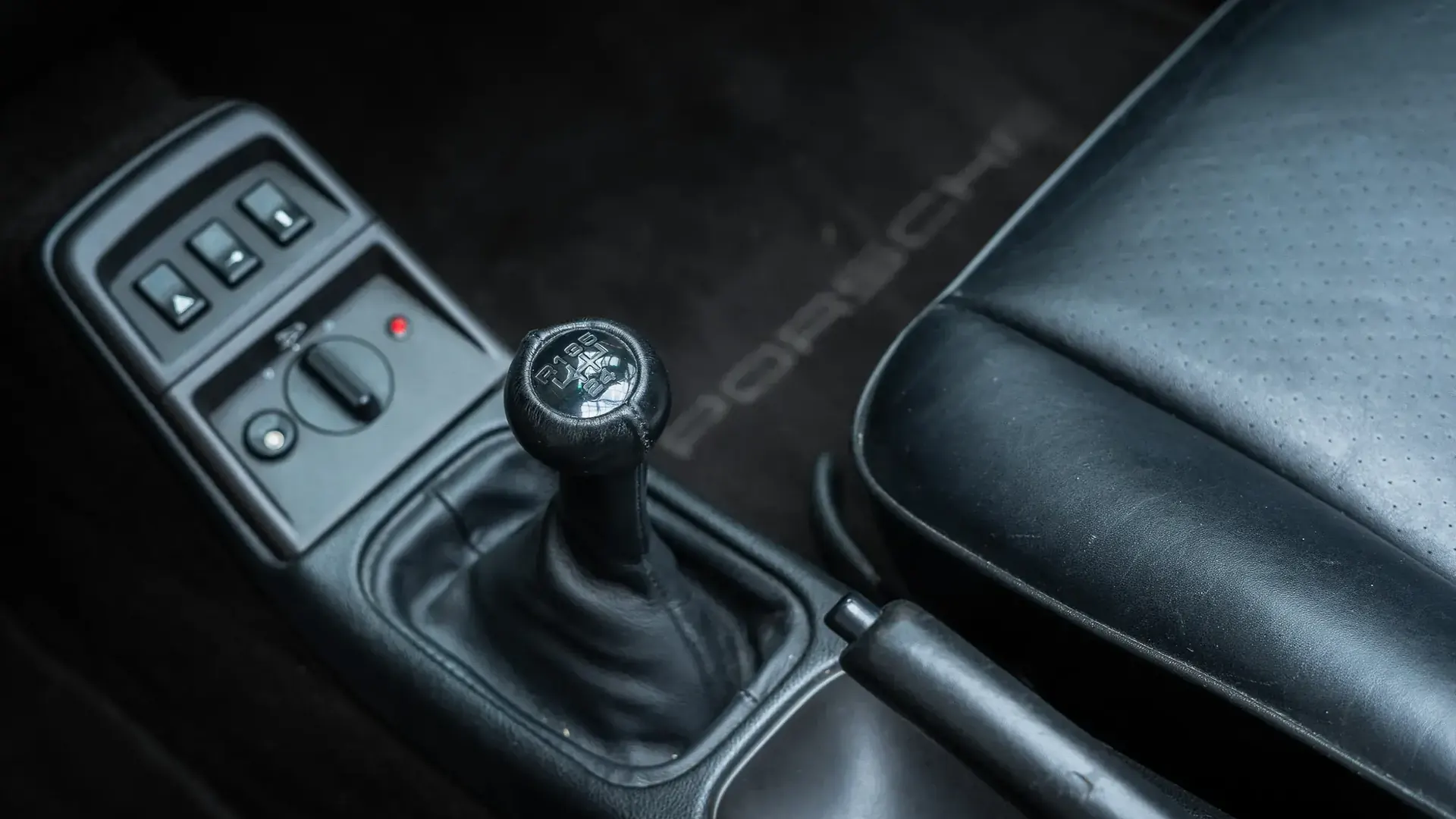 Porsche 911 — photo 15