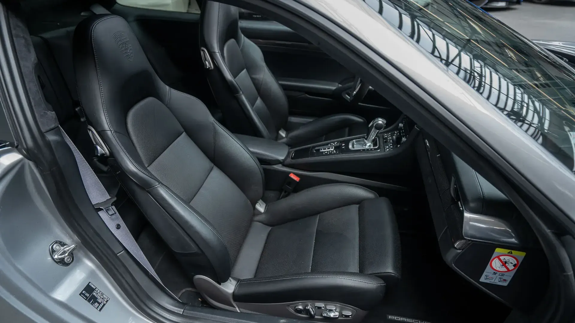 Porsche 911 — photo 10