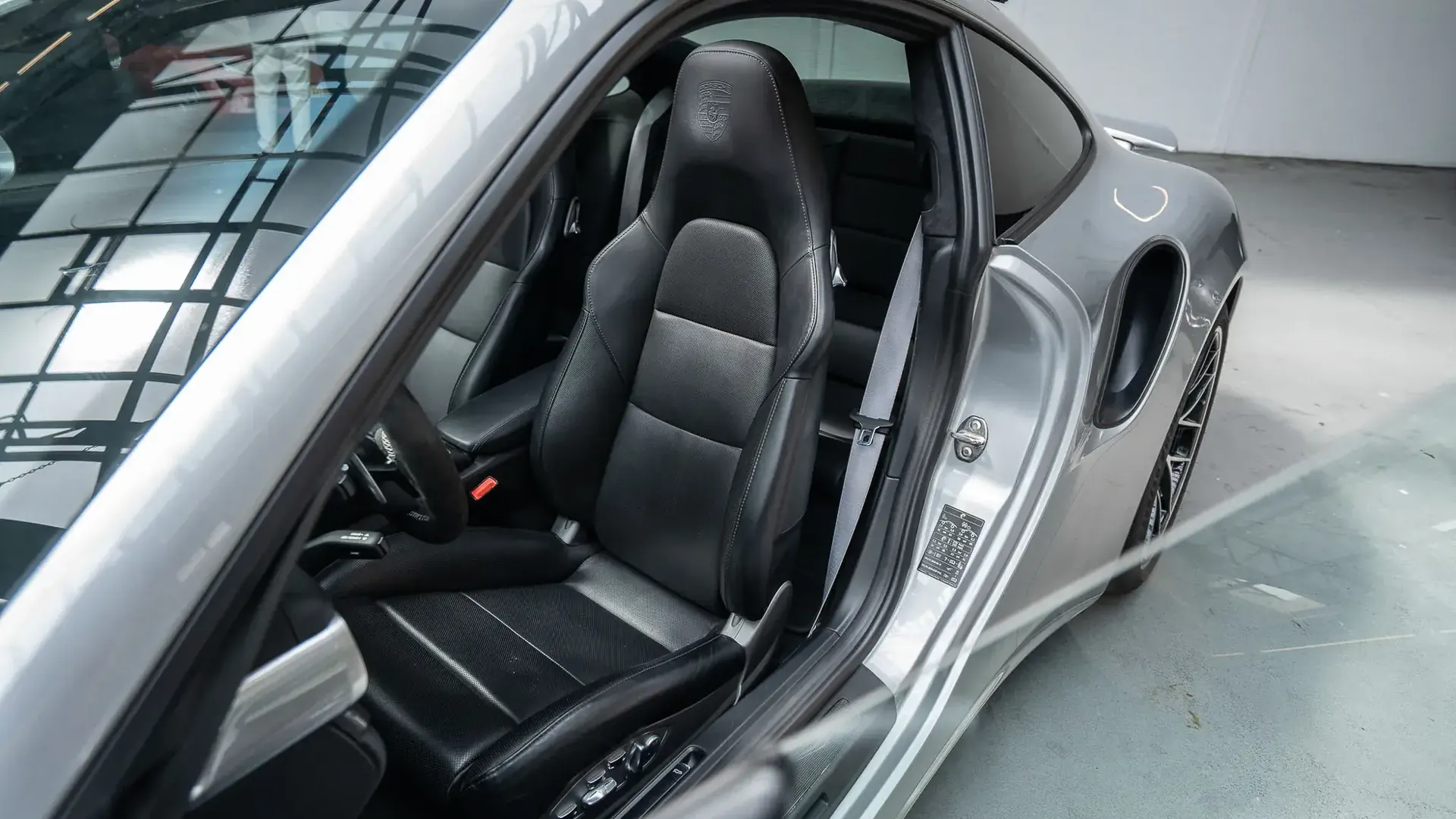 Porsche 911 — photo 19