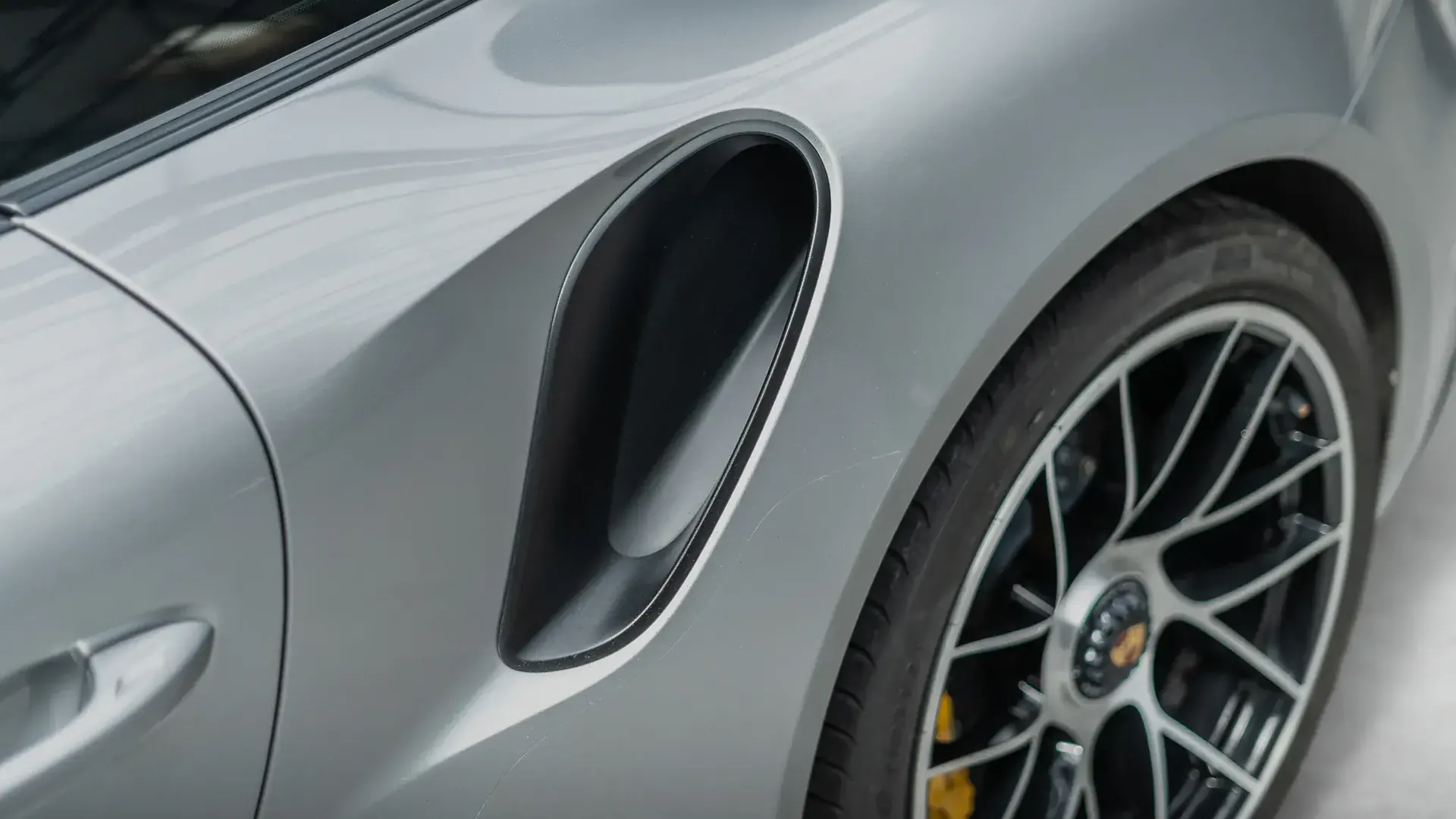 Porsche 911 — photo 35