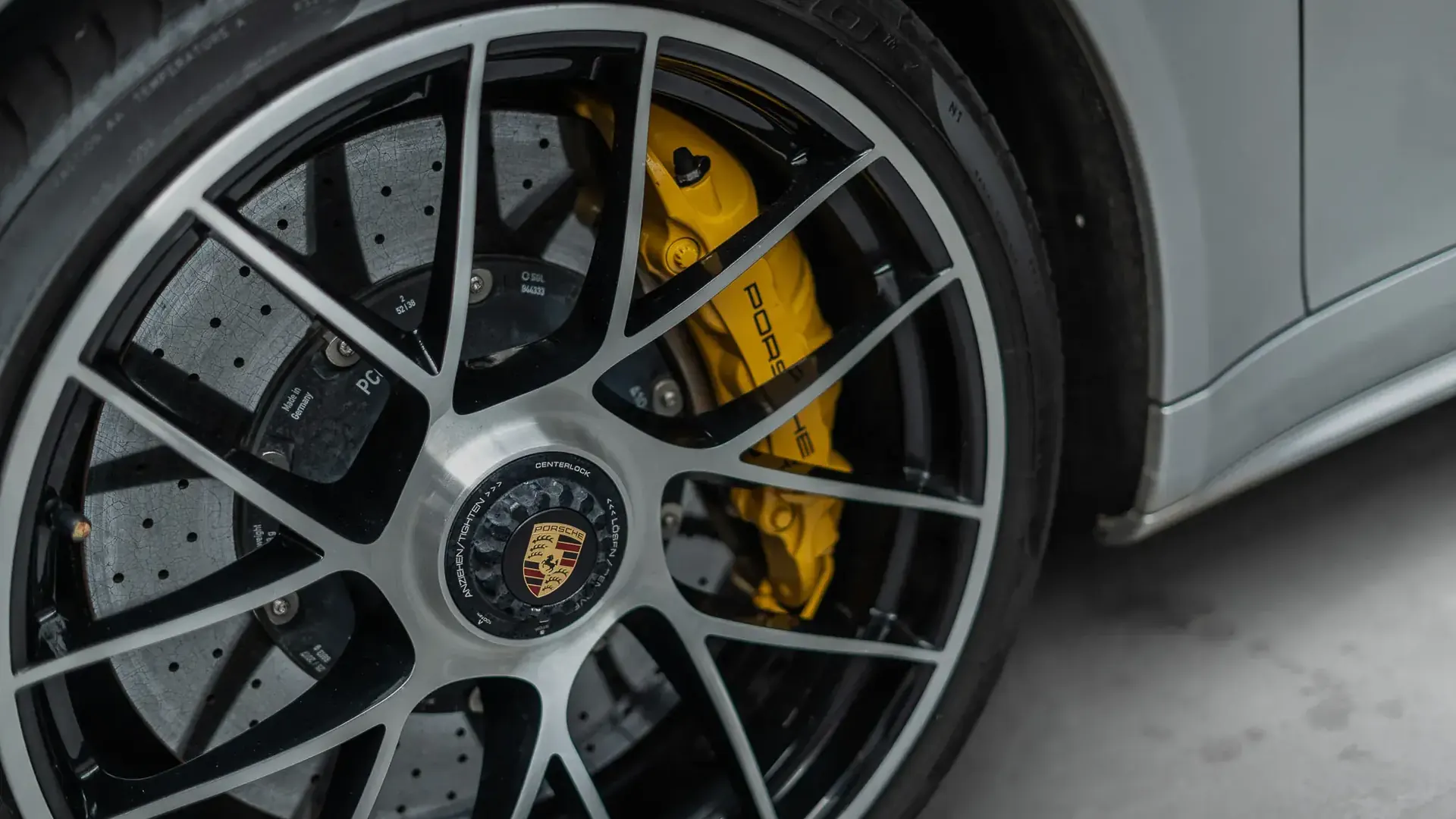 Porsche 911 — photo 34