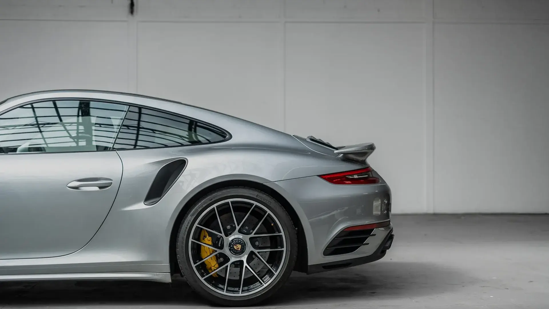Porsche 911 — photo 7