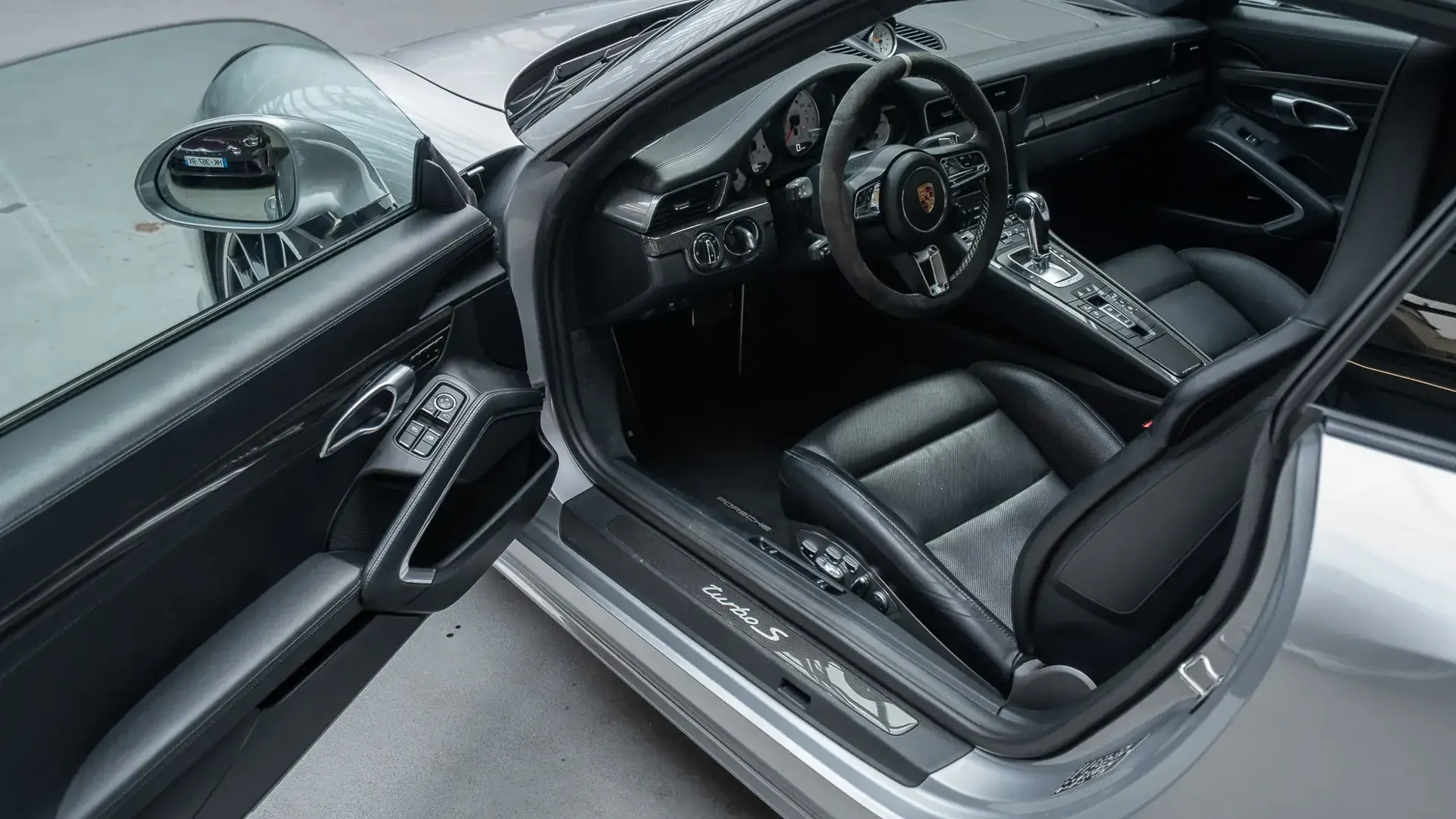 Porsche 911 — photo 8