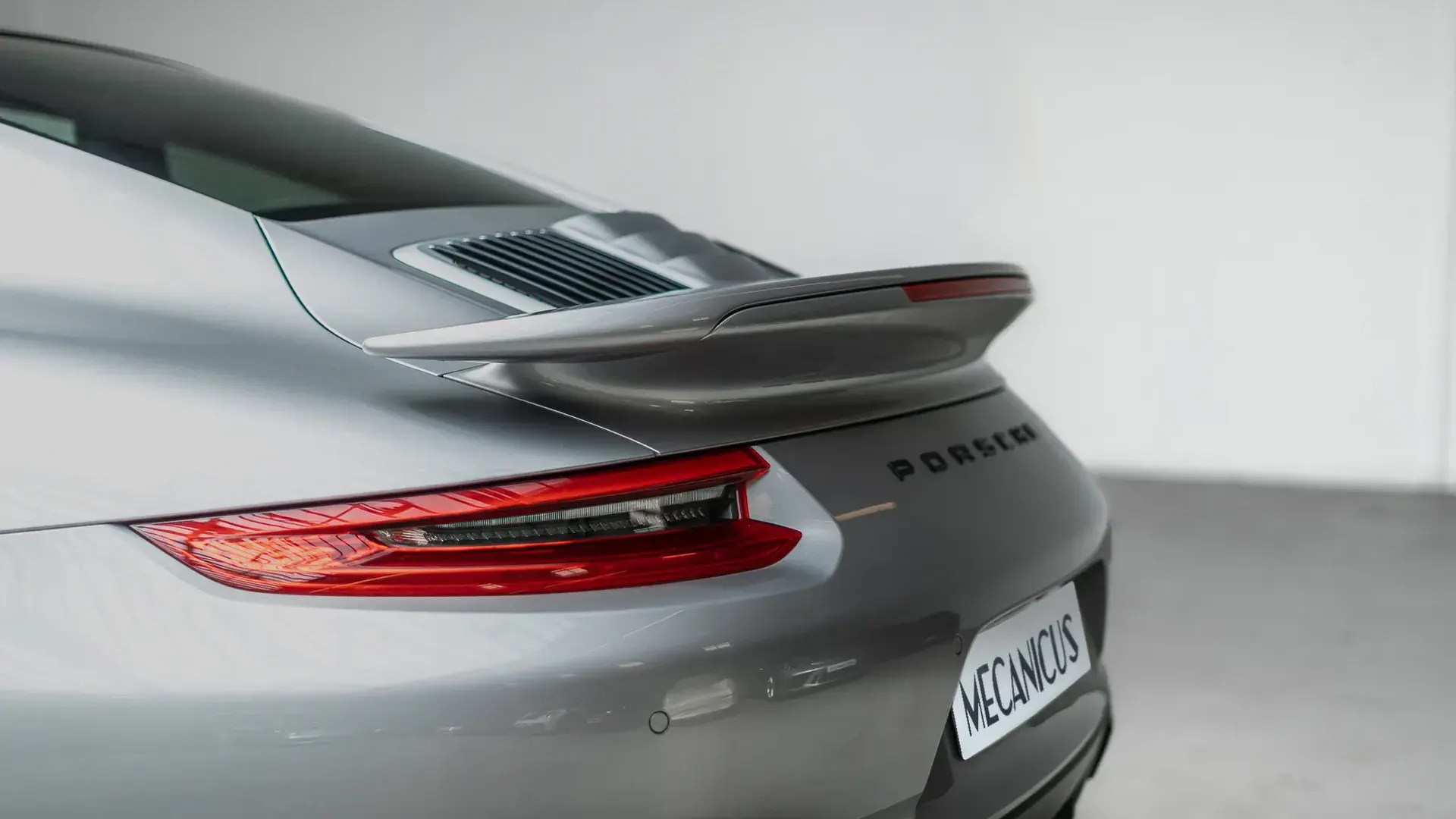 Porsche 911 — photo 39