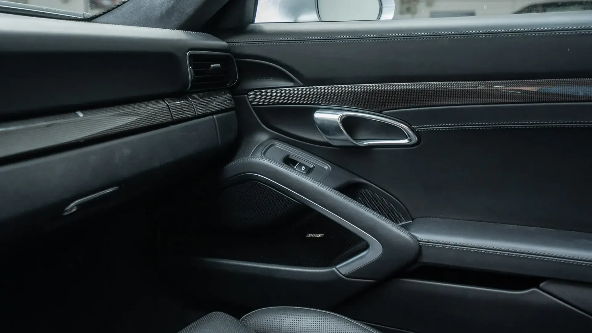 Porsche 911 — photo 31