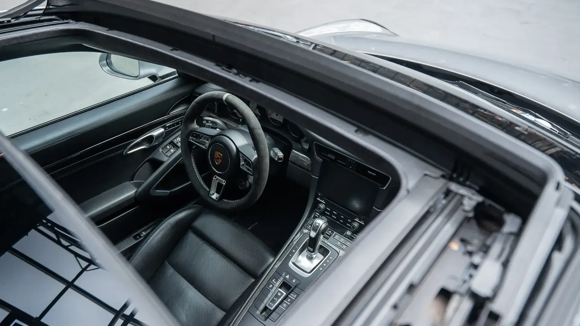 Porsche 911 — photo 28