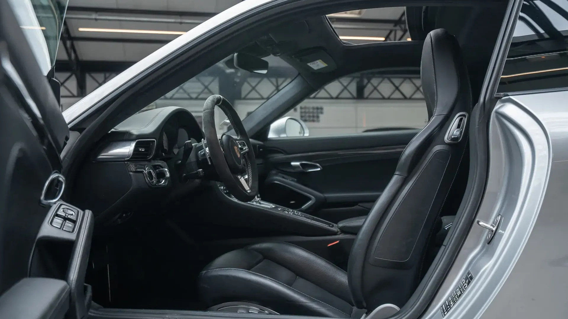Porsche 911 — photo 9