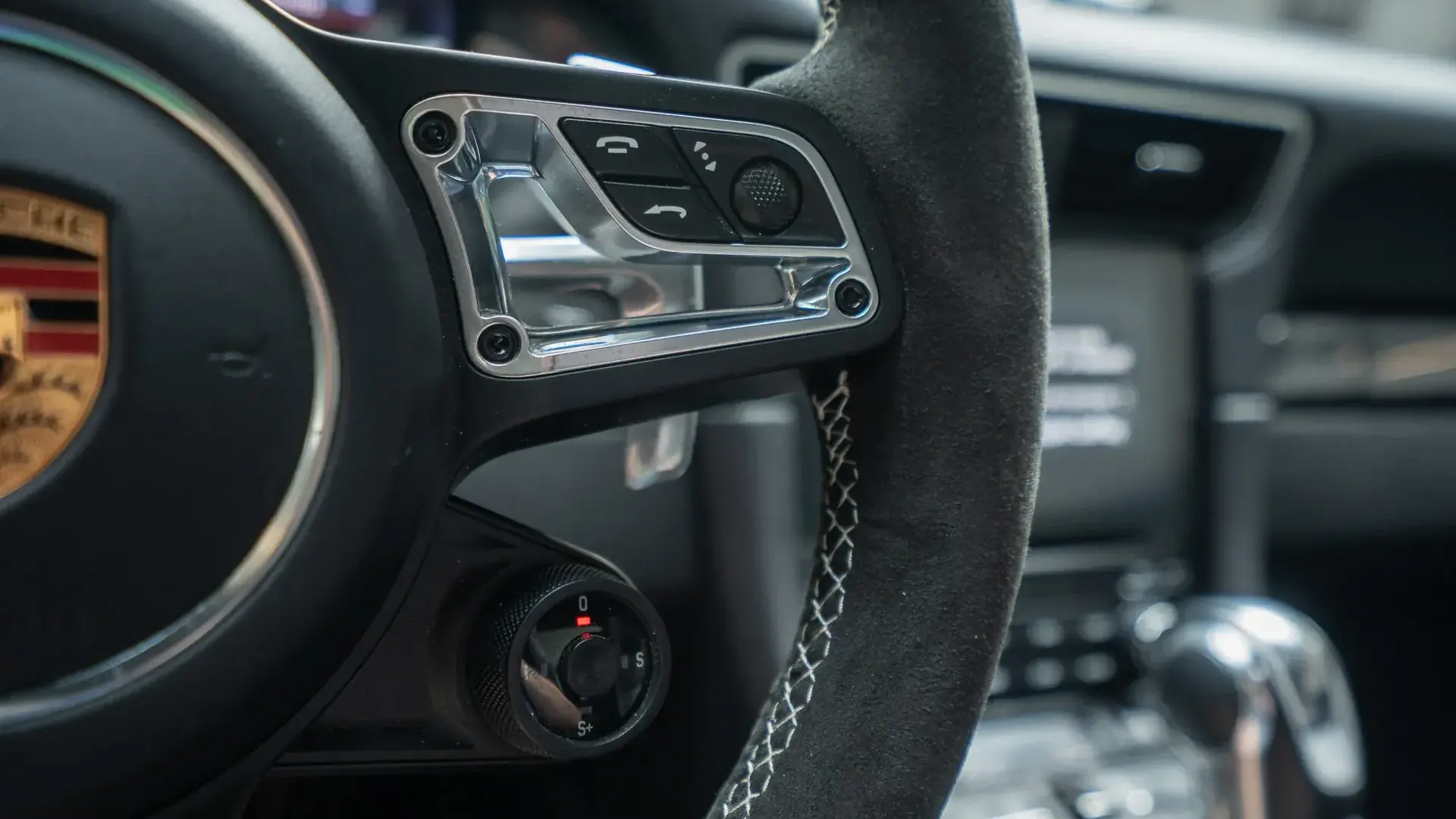 Porsche 911 — photo 32
