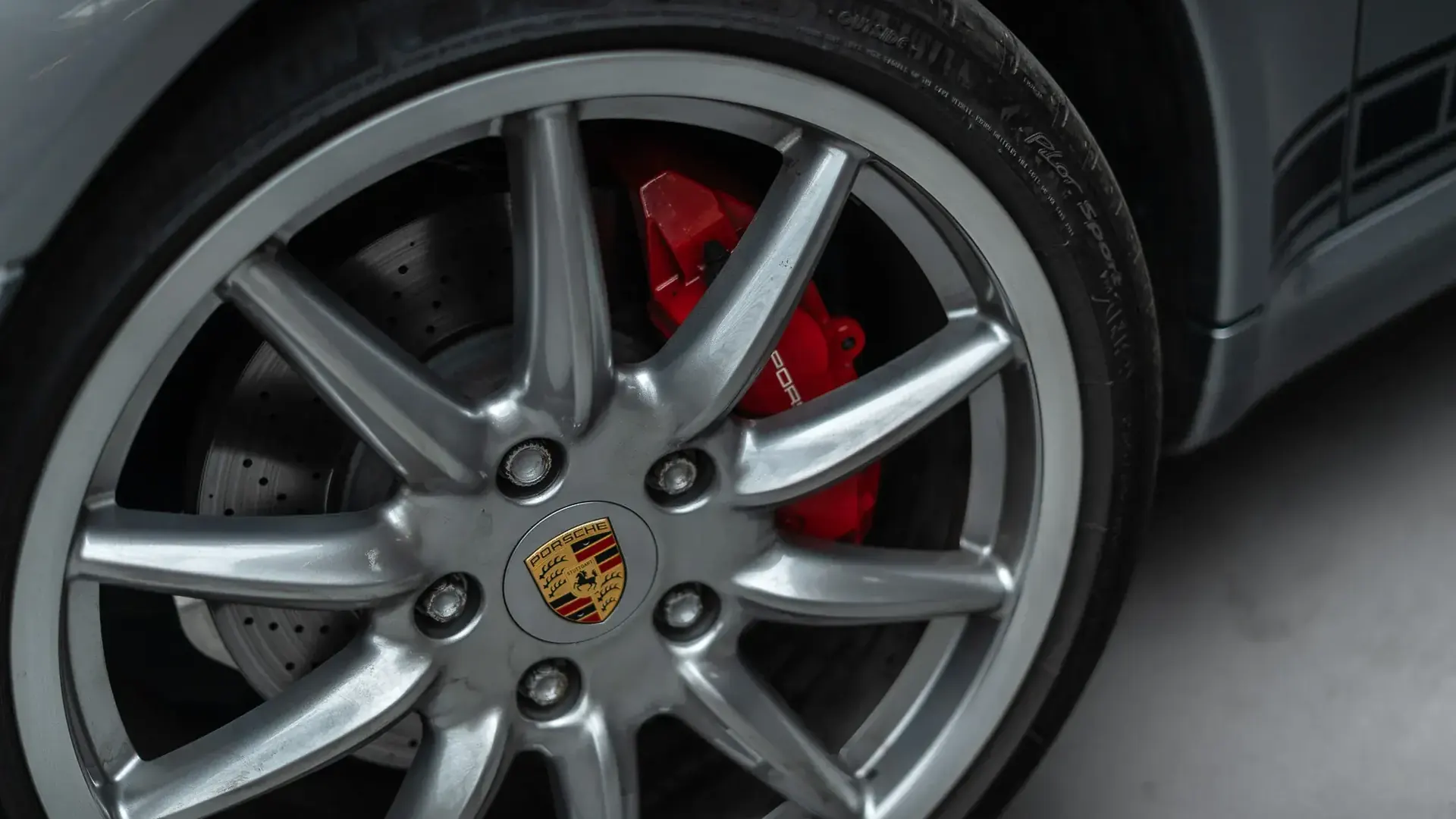 Porsche 911 — photo 36
