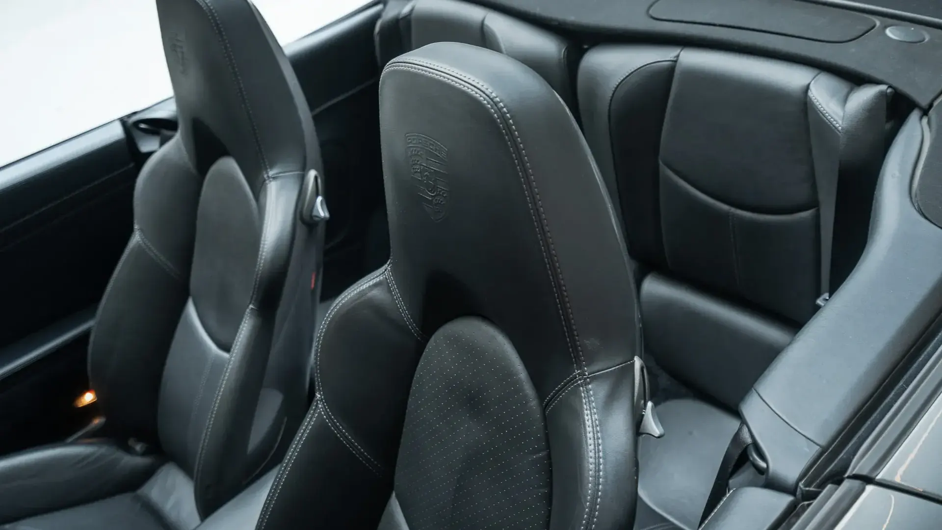 Porsche 911 — photo 31