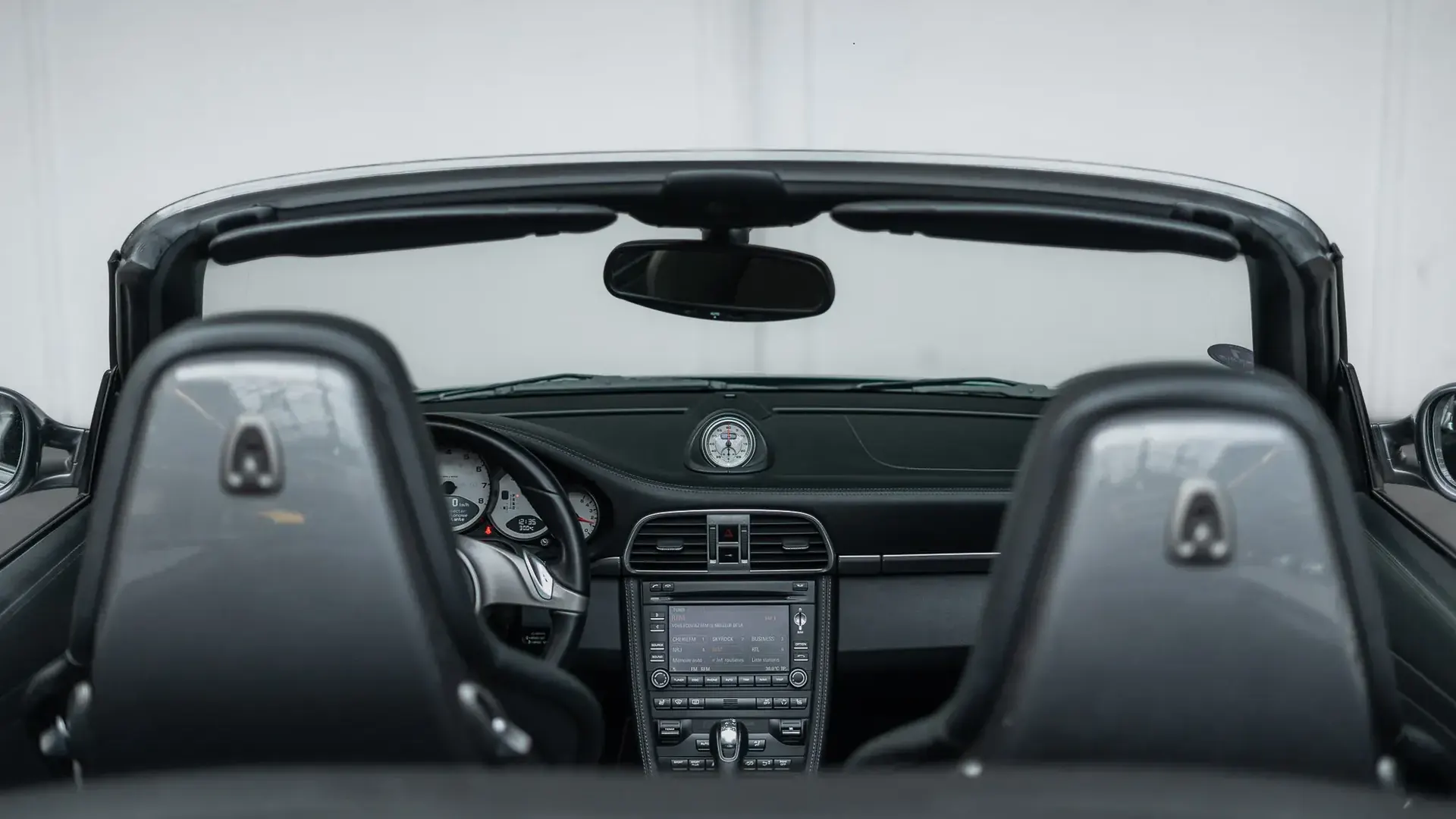Porsche 911 — photo 14