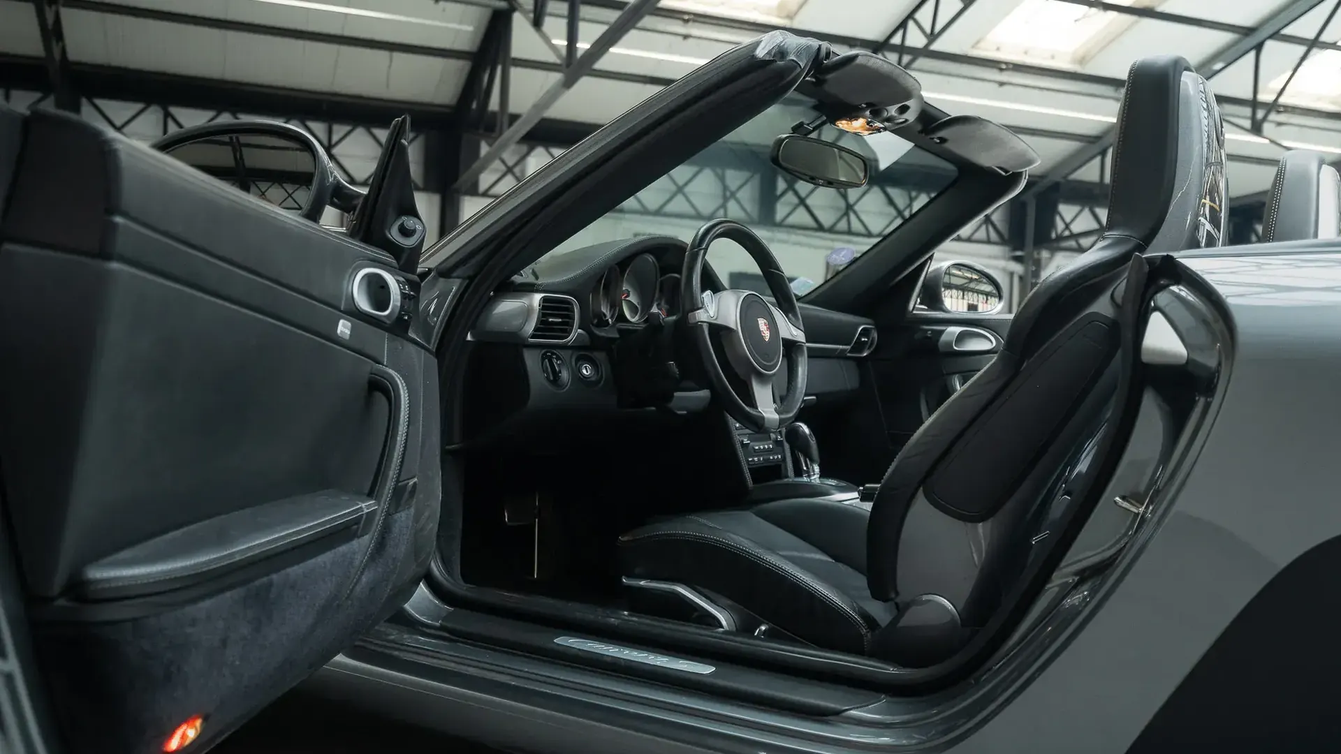 Porsche 911 — photo 10