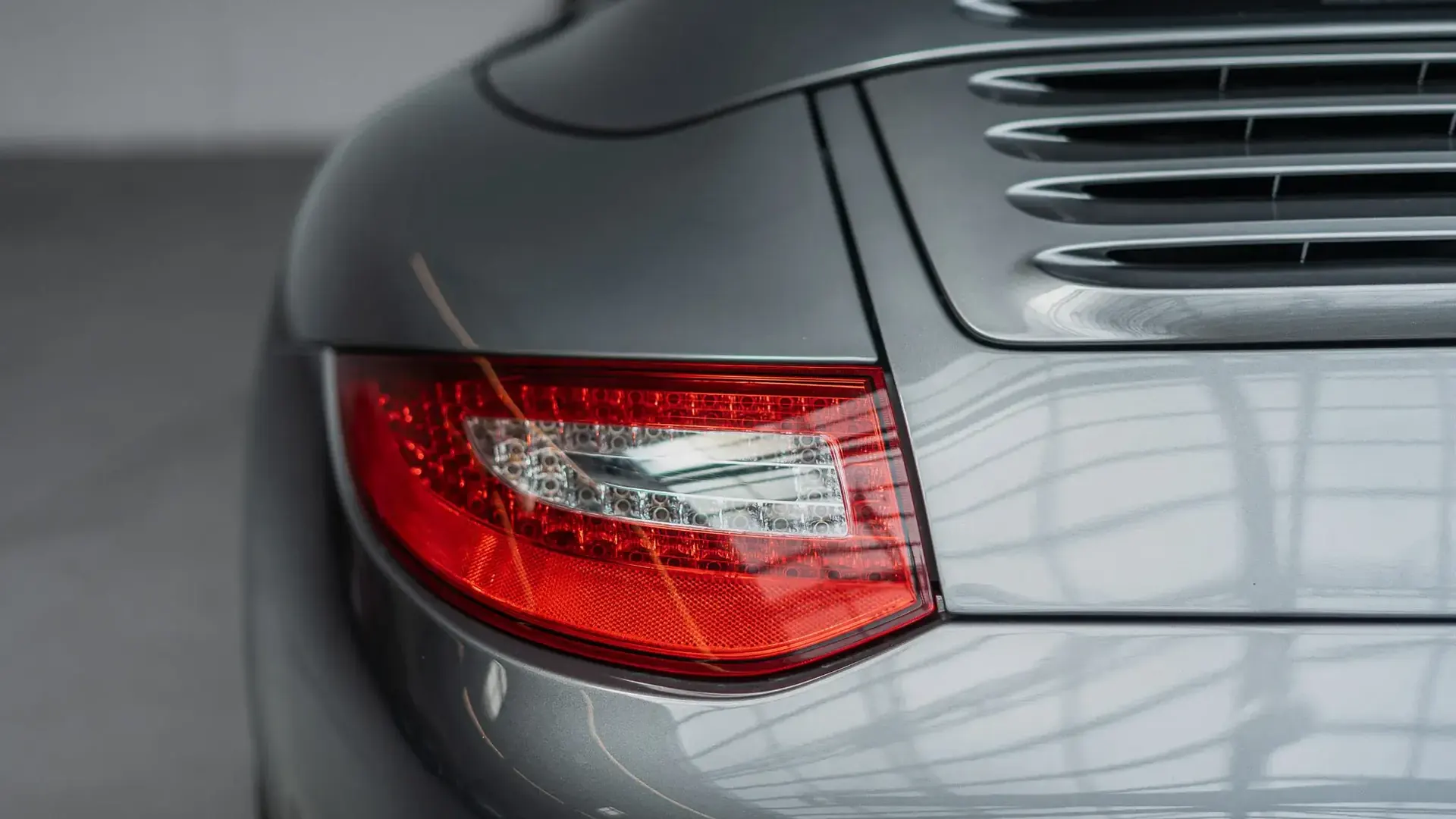 Porsche 911 — photo 40