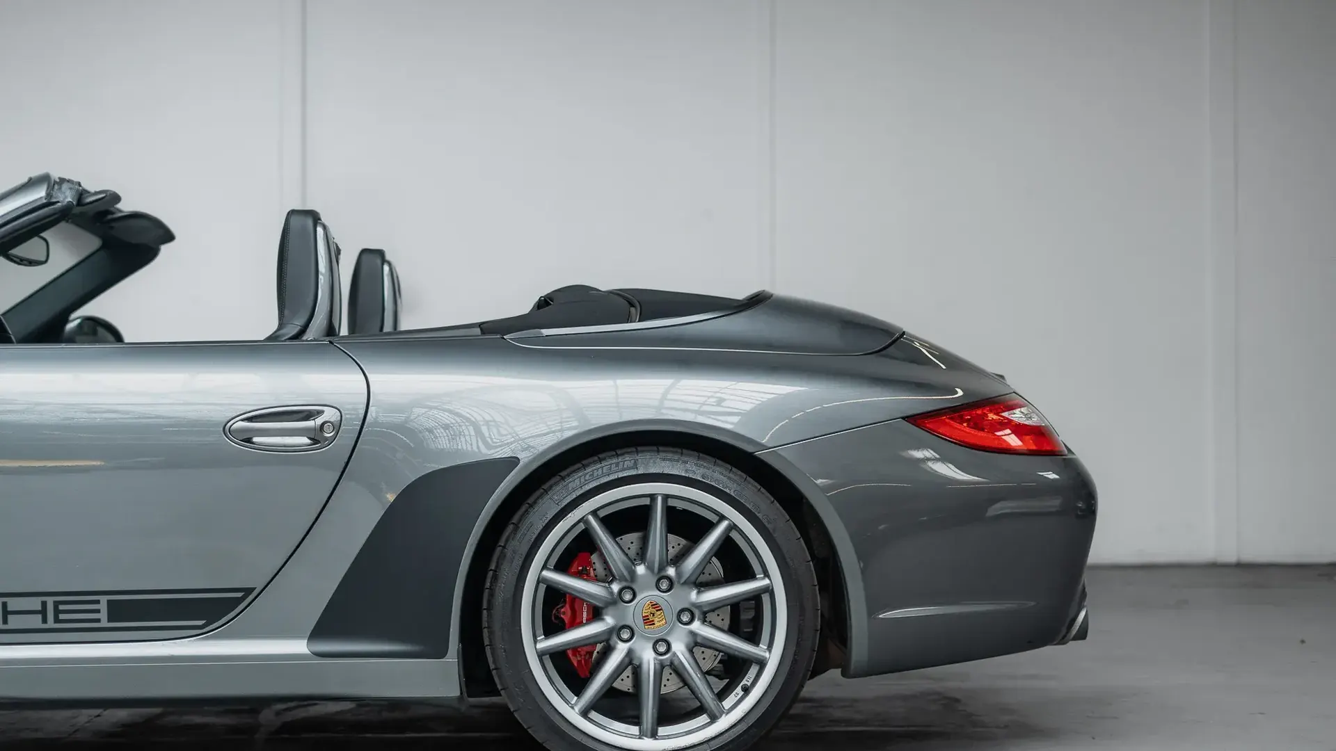 Porsche 911 — photo 9
