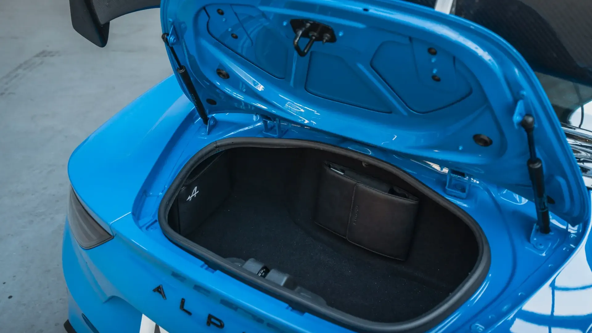 Alpine A110 — photo 44