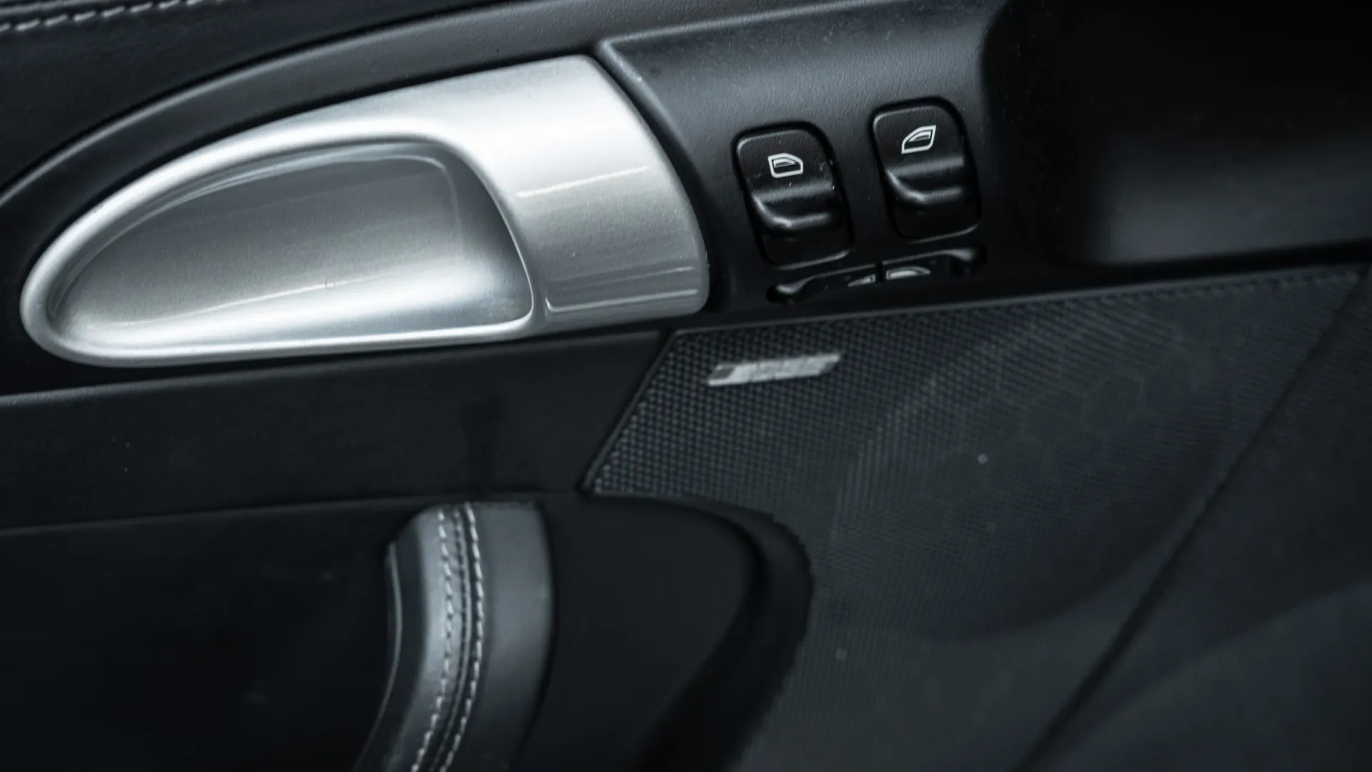 Porsche 911 — photo 27