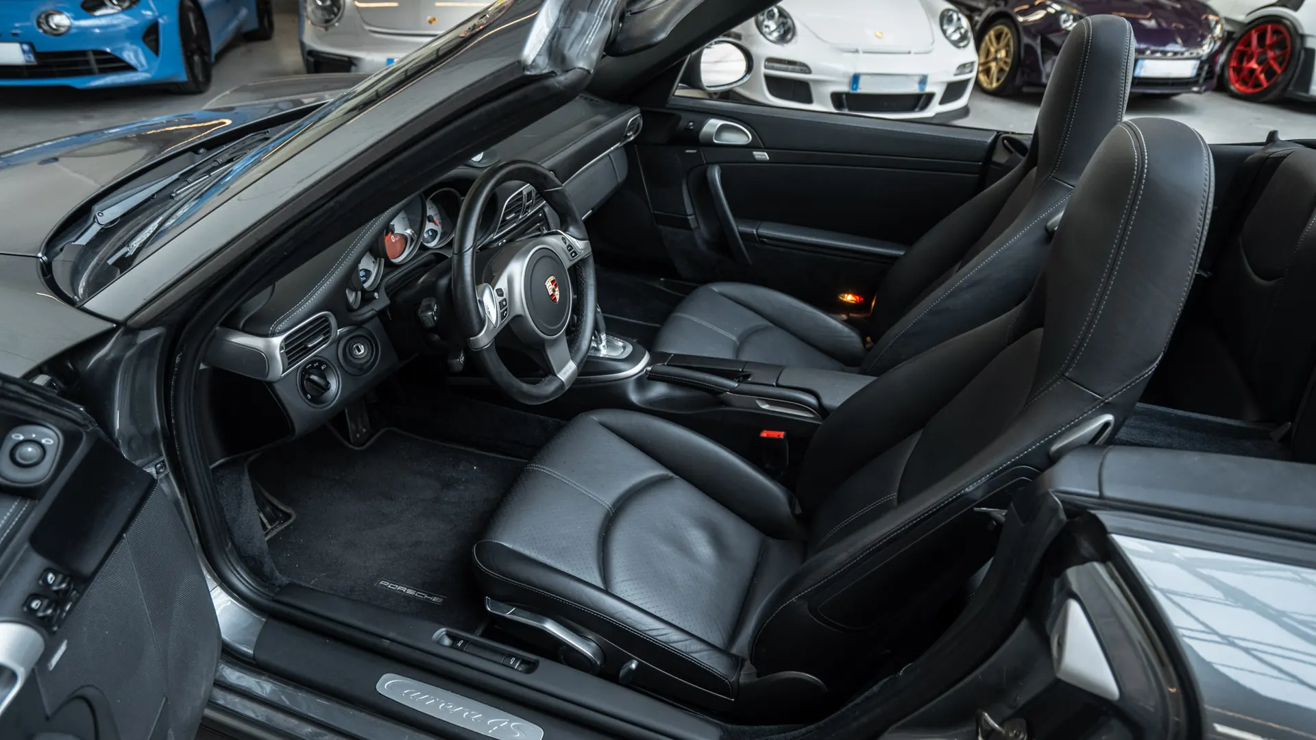 Porsche 911 — photo 11
