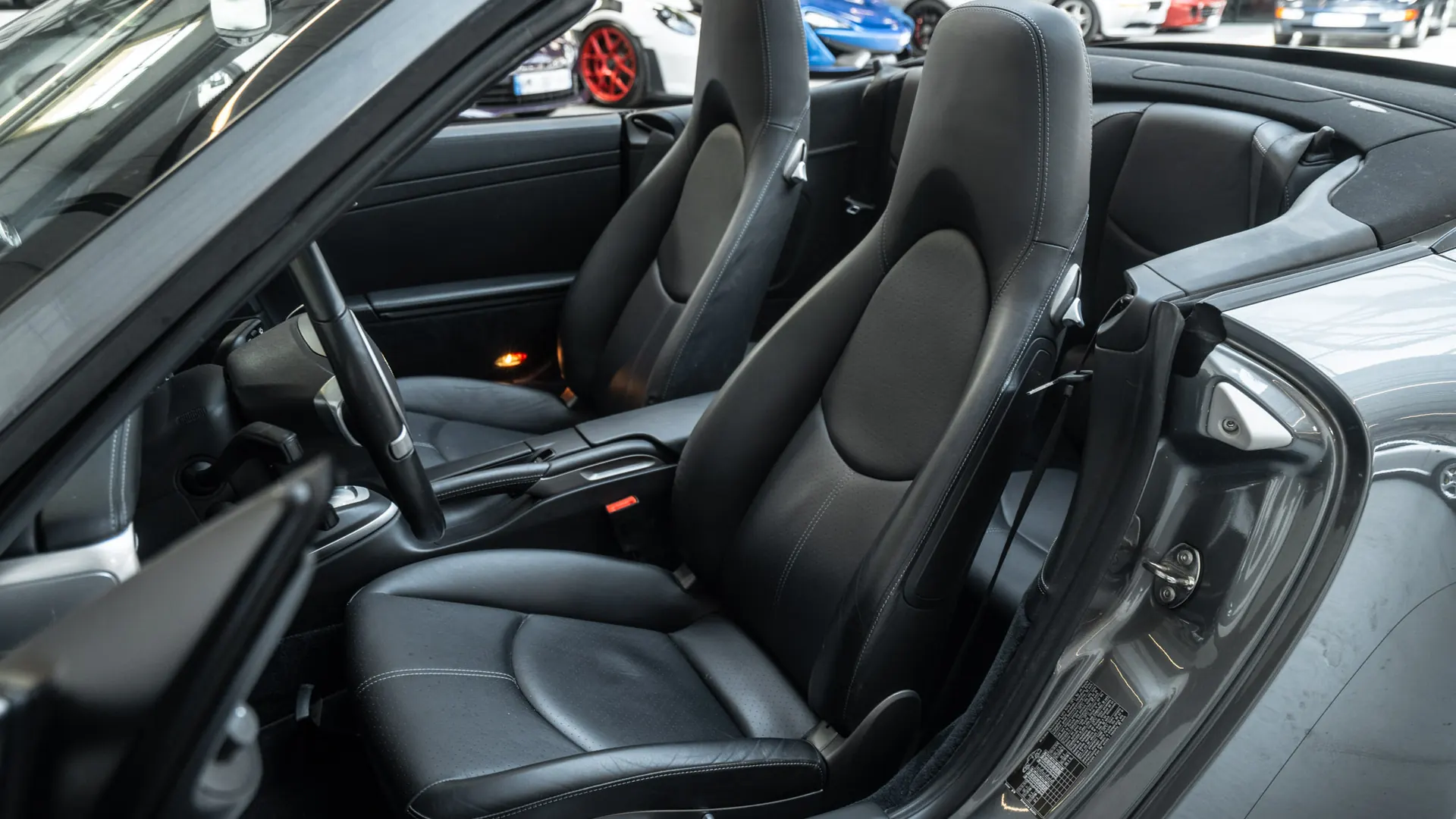 Porsche 911 — photo 13