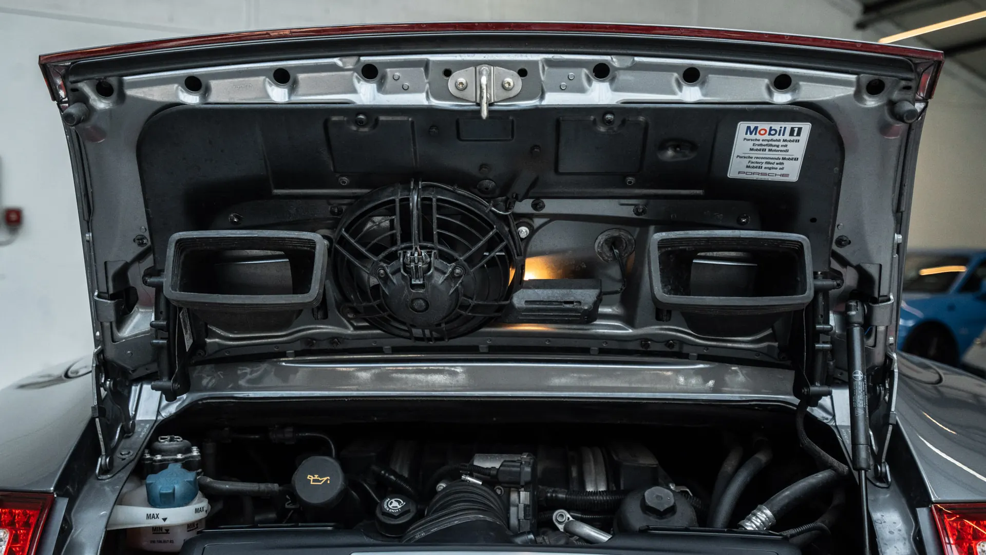 Porsche 911 — photo 50