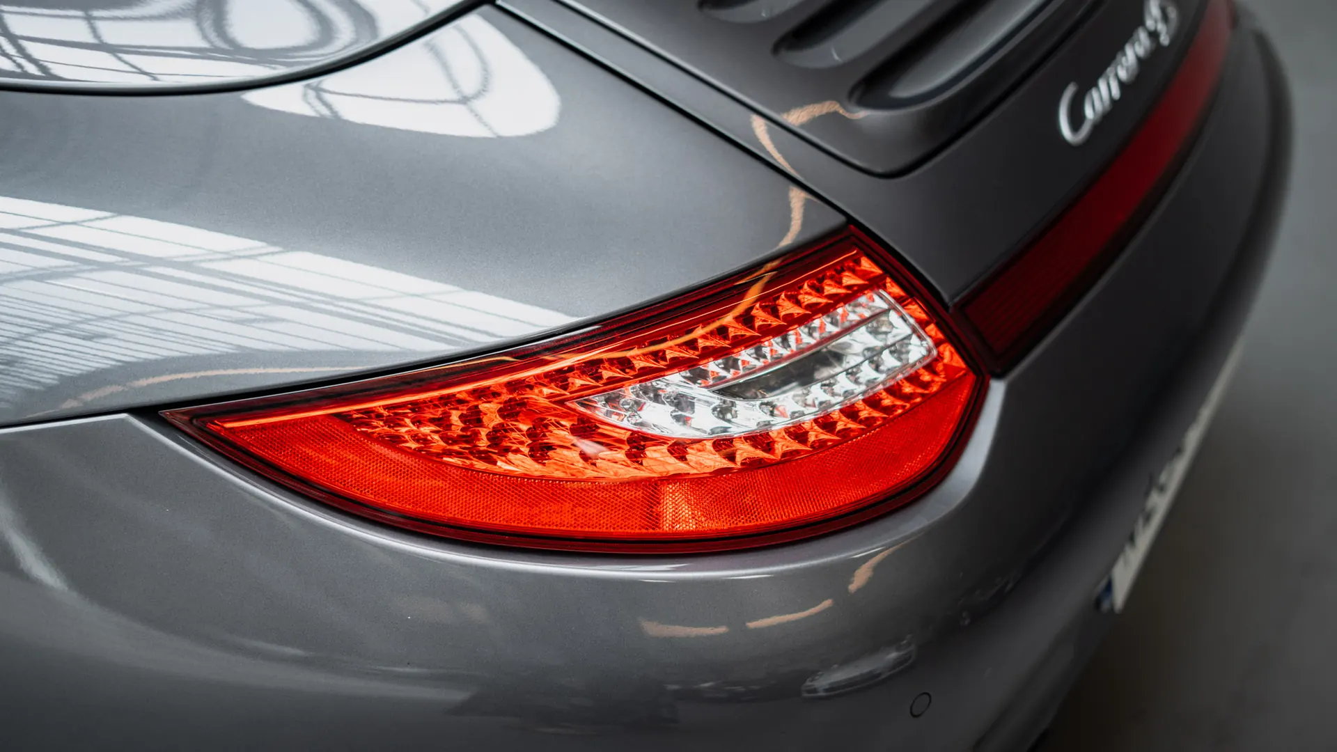 Porsche 911 — photo 43