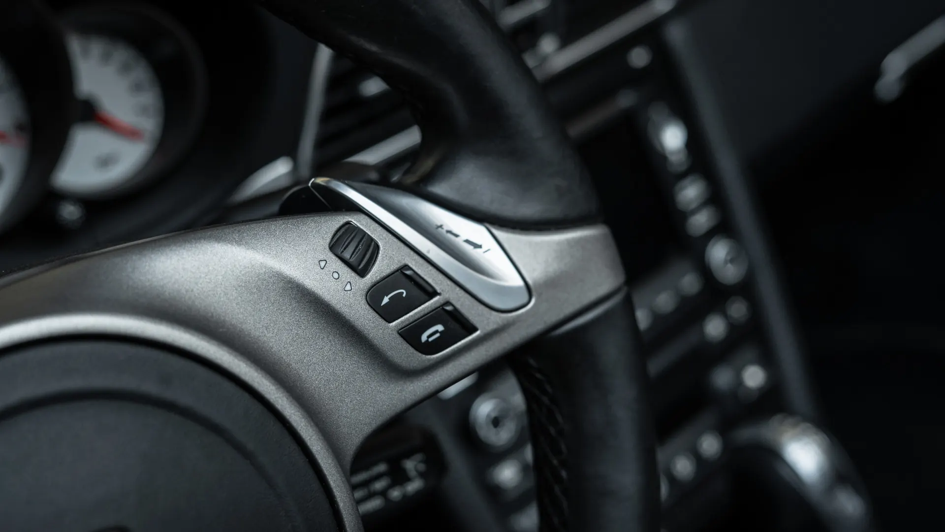 Porsche 911 — photo 18