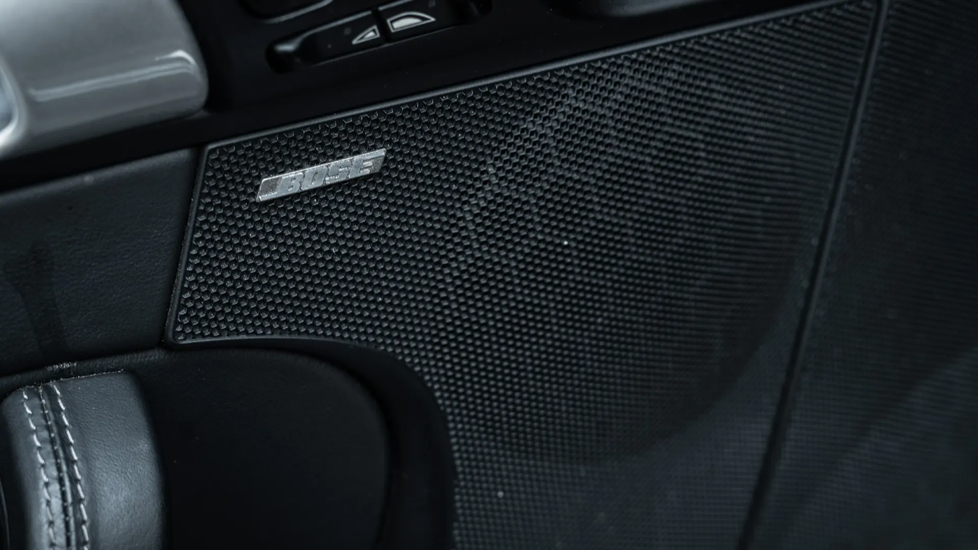 Porsche 911 — photo 28
