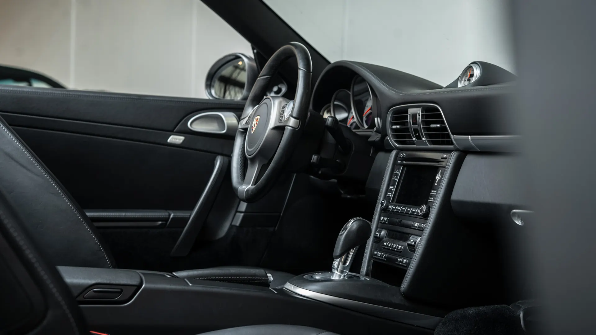 Porsche 911 — photo 30