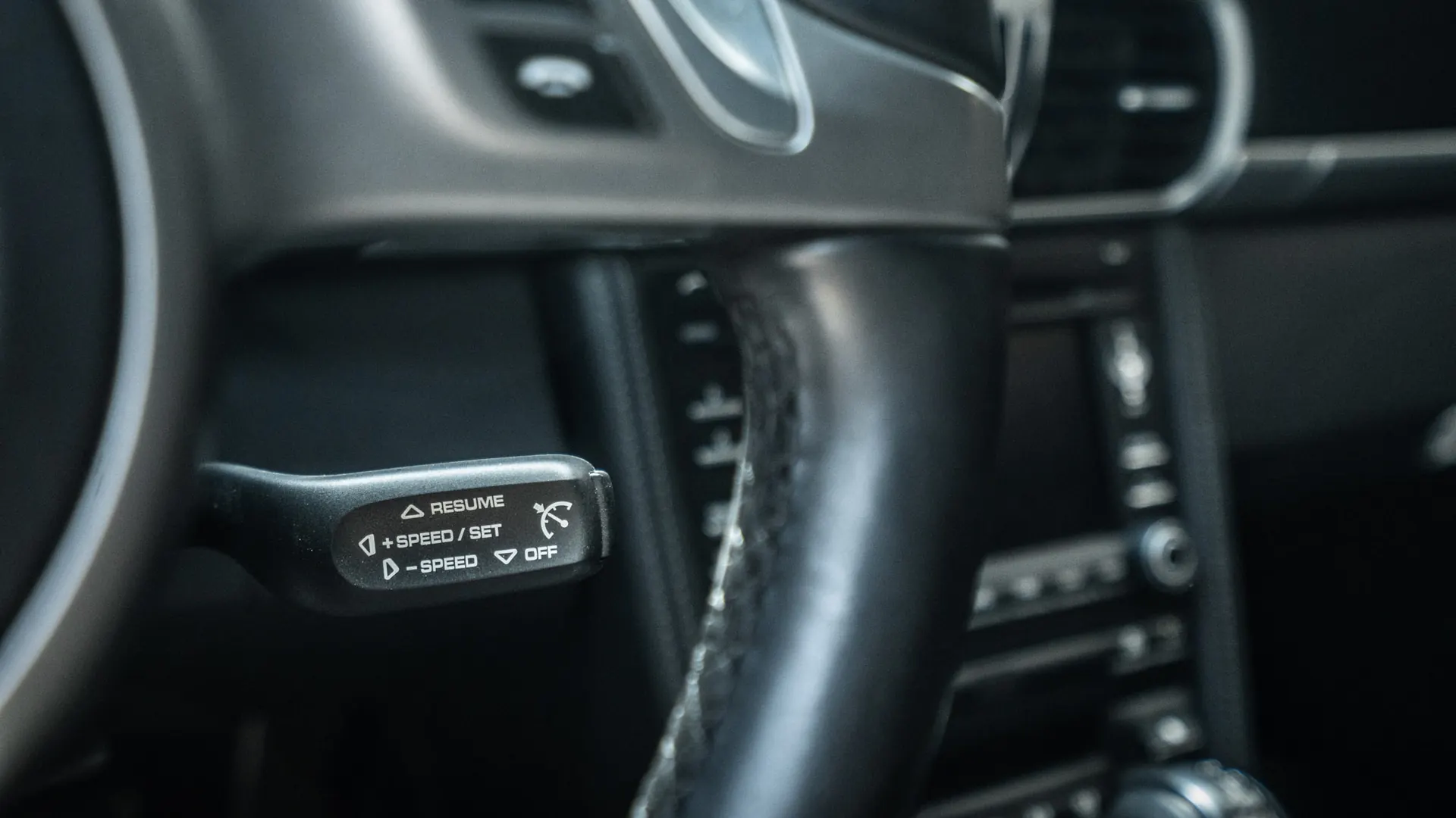 Porsche 911 — photo 35