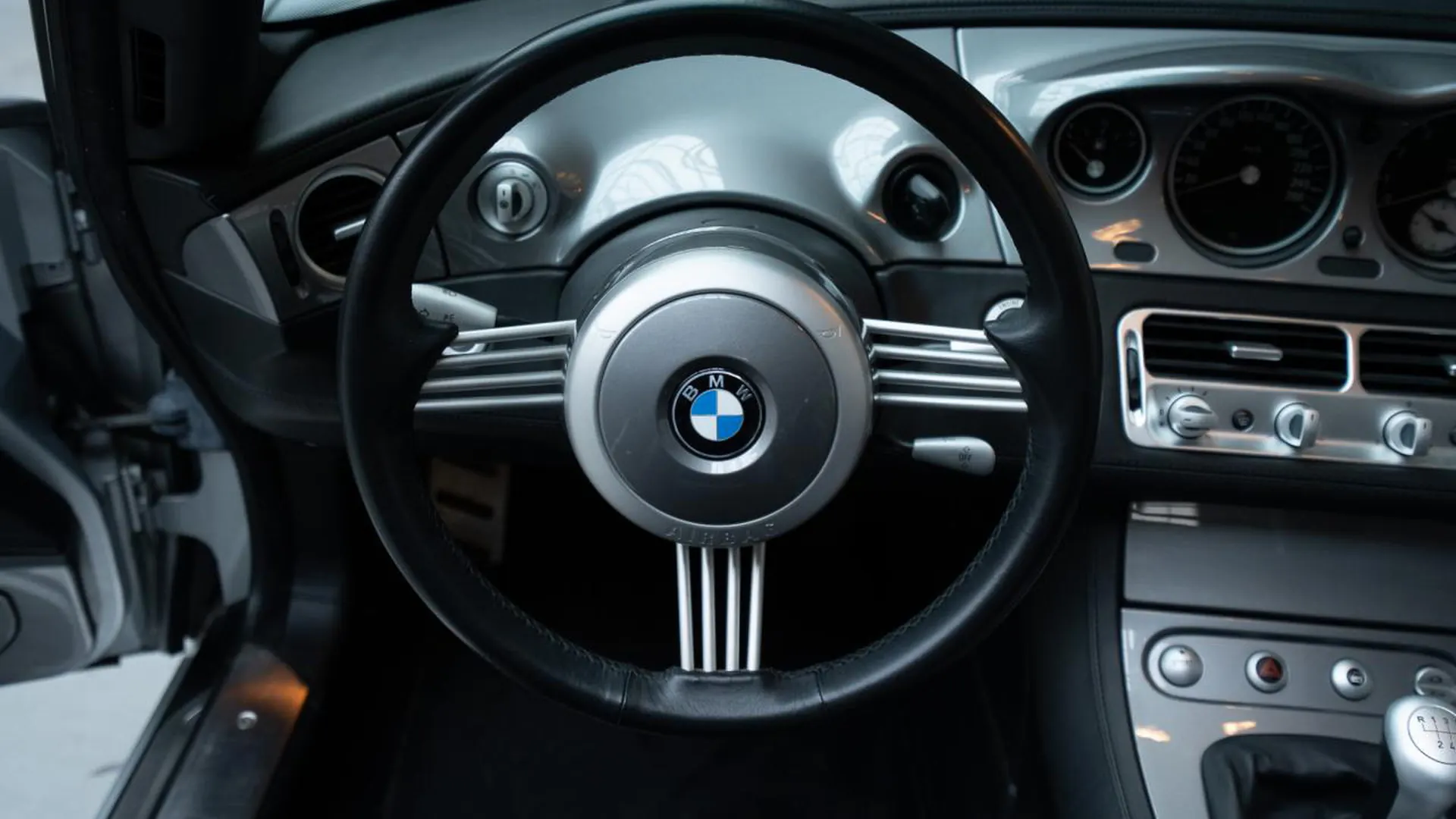 BMW Z8 — photo 12