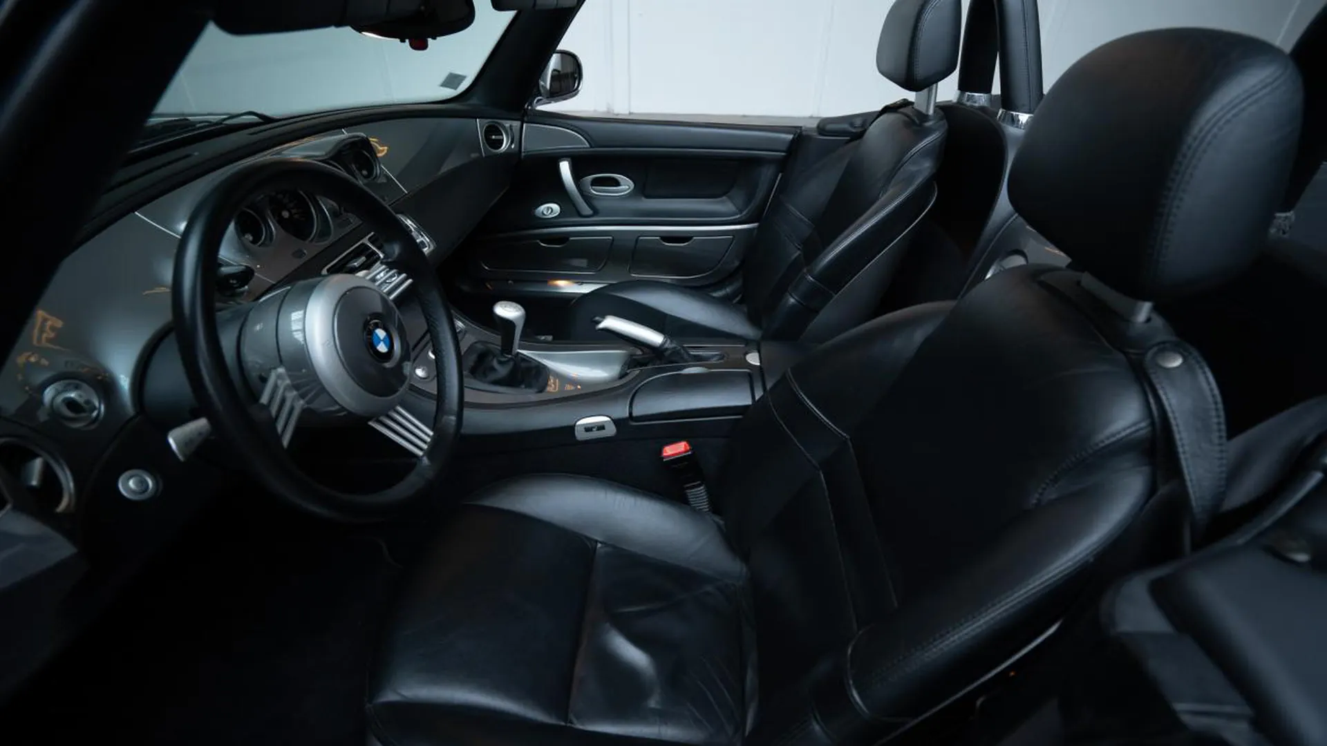 BMW Z8 — photo 10