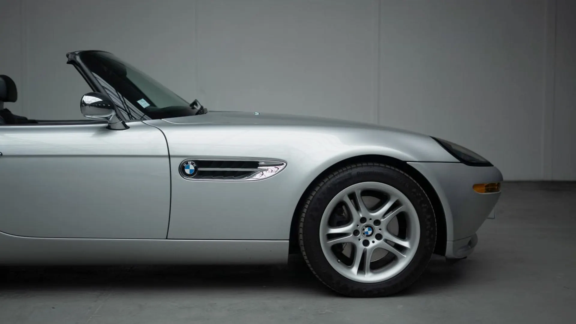 BMW Z8 — photo 6