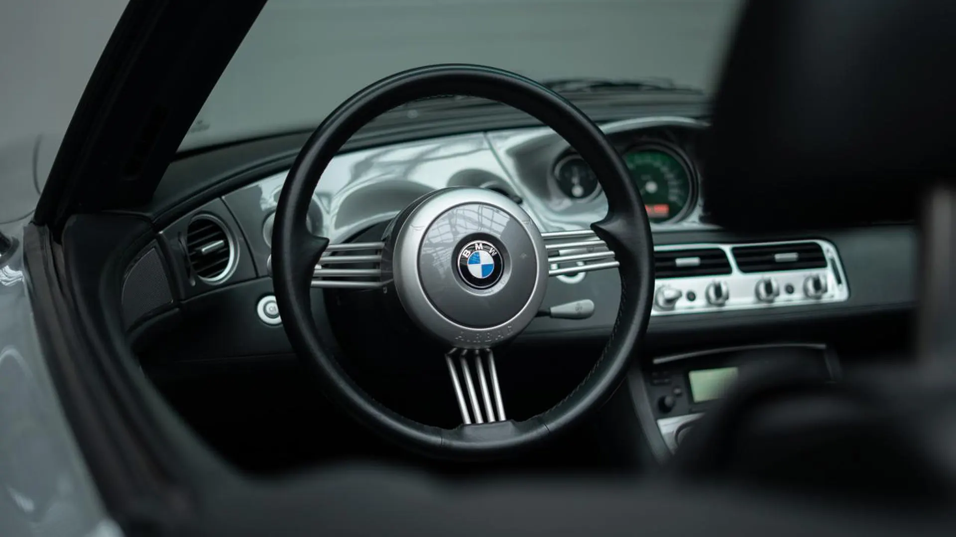 BMW Z8 — photo 26