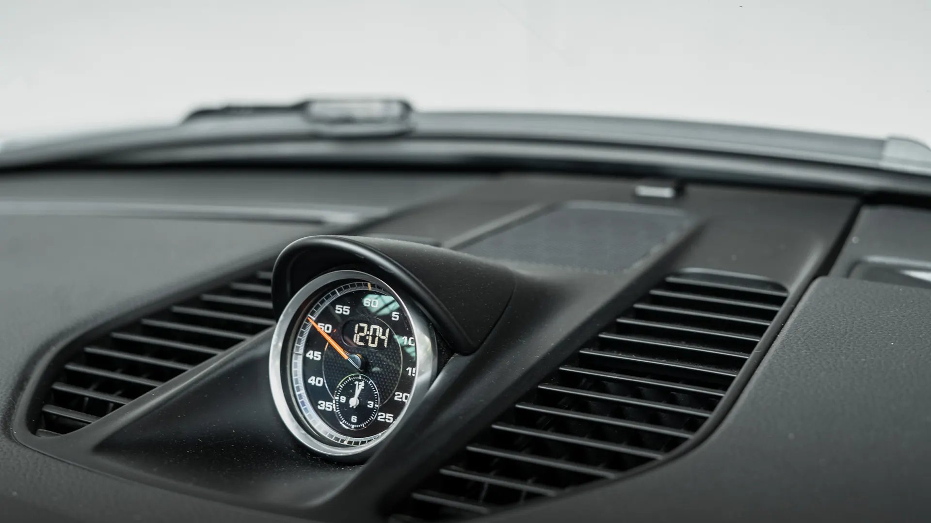 Porsche 911 — photo 18