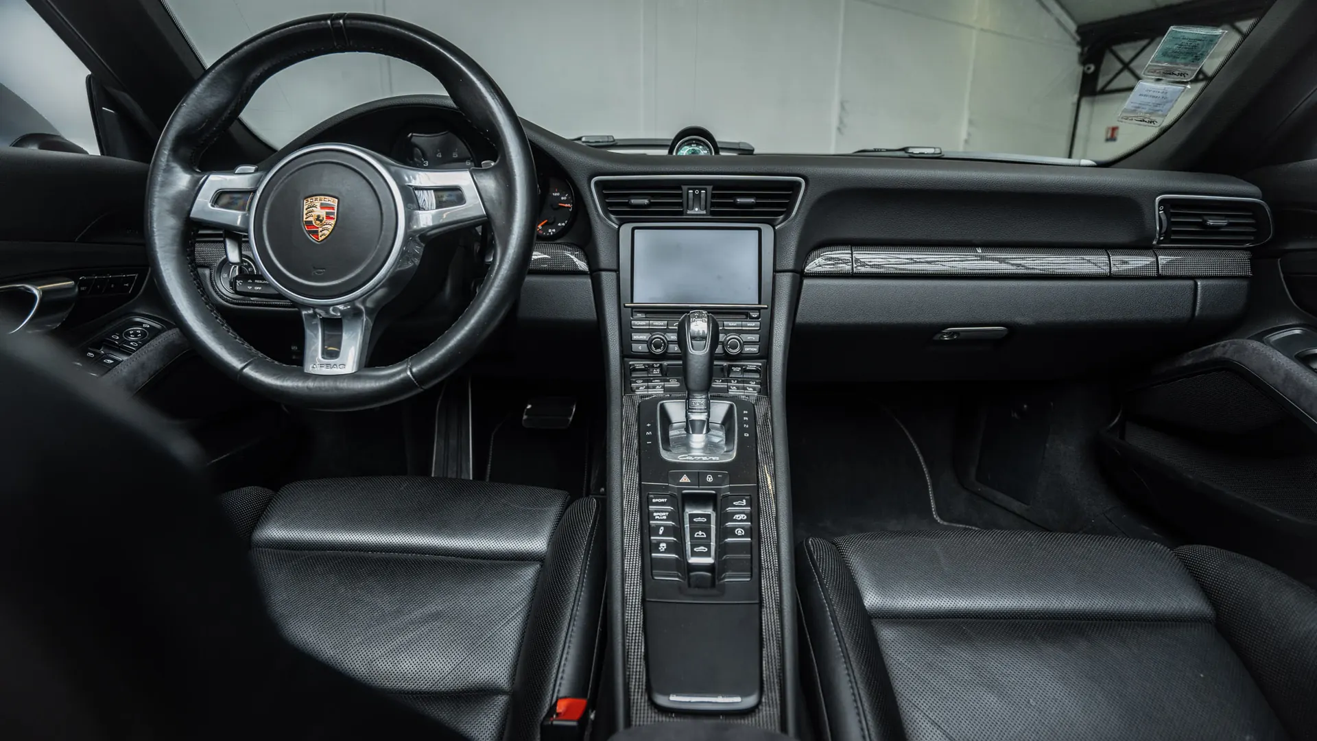 Porsche 911 — photo 13